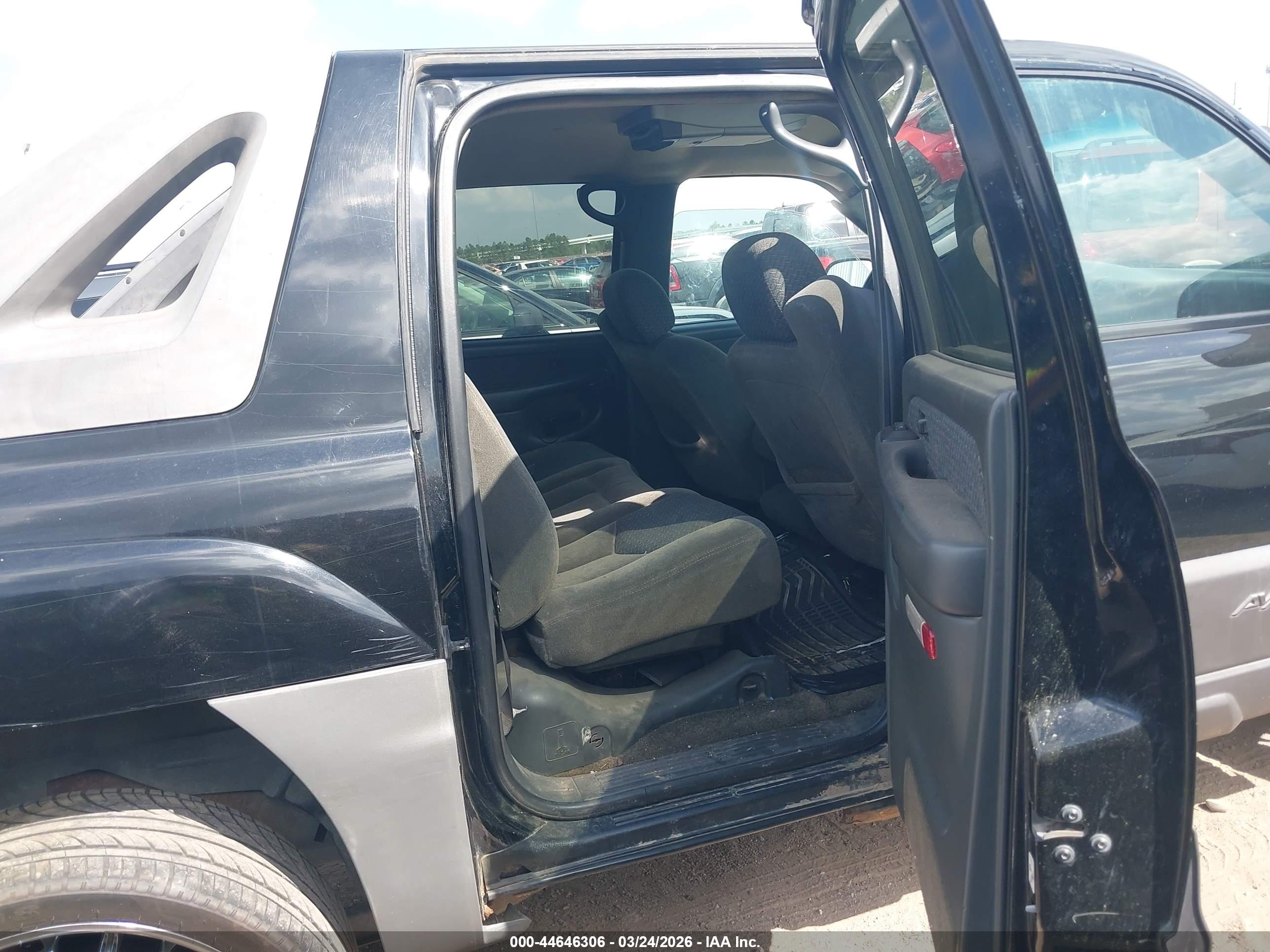 CHEVROLET AVALANCHE image 8
