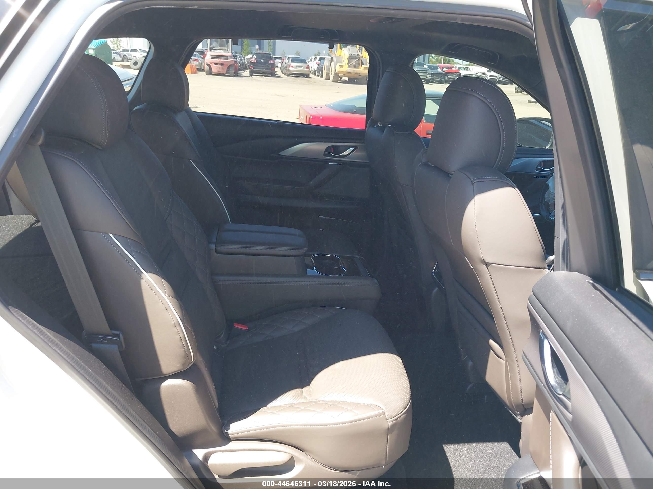 MAZDA CX-9 image 8