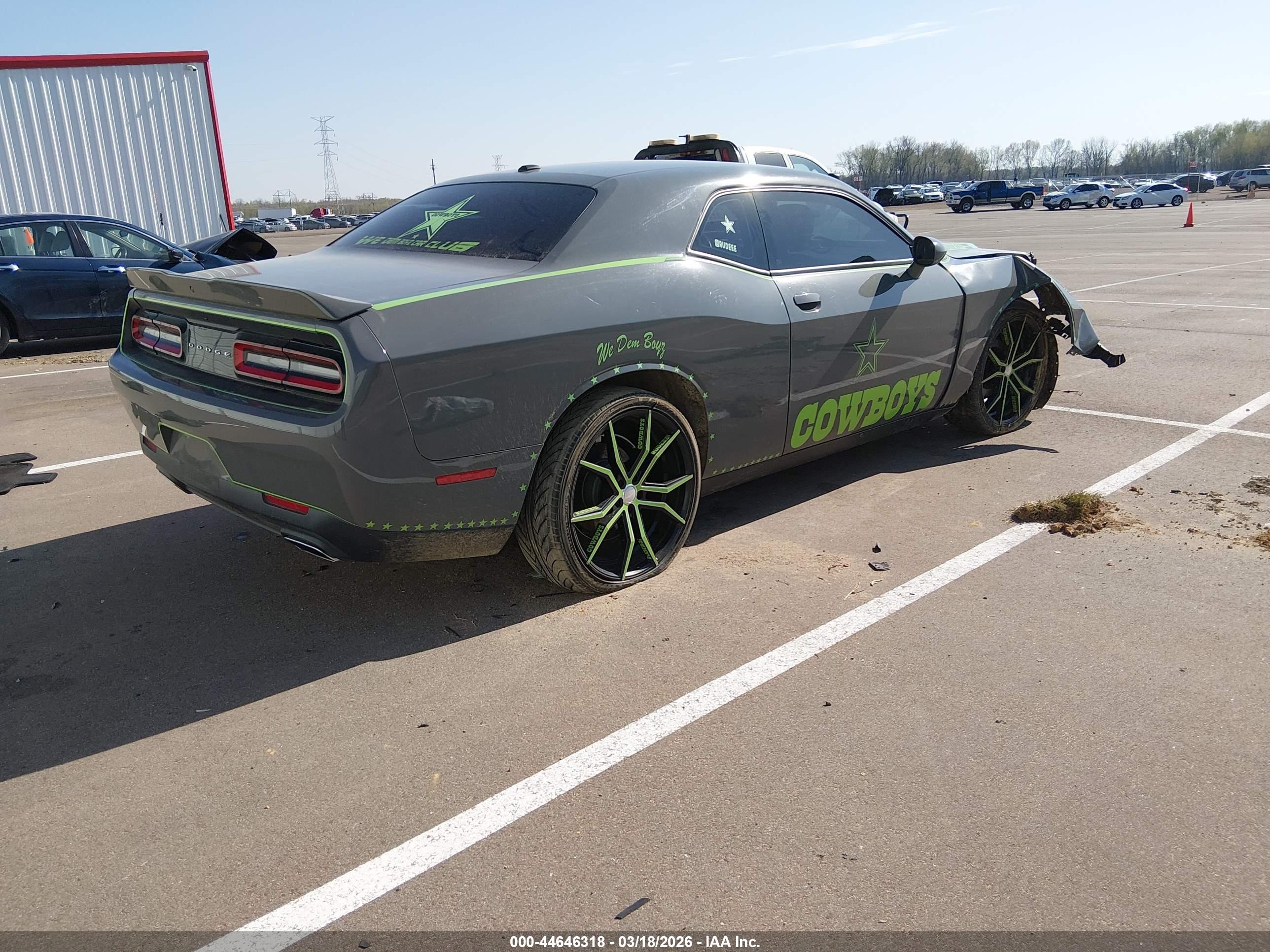DODGE CHALLENGER image 4