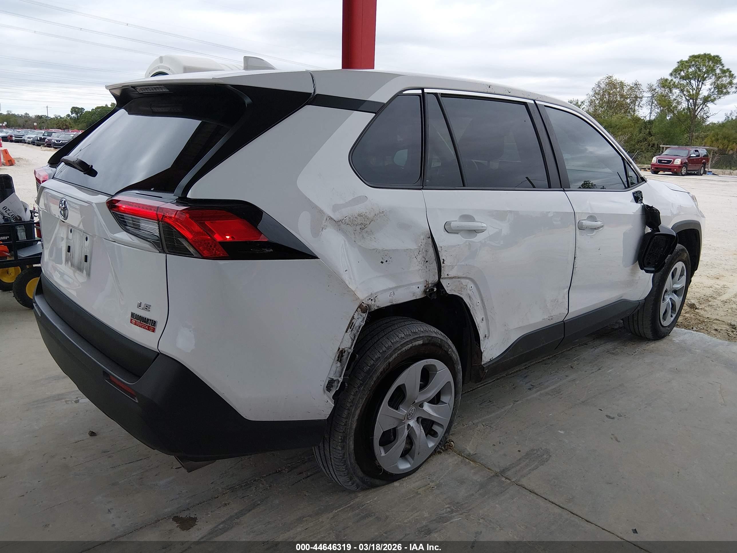 TOYOTA RAV4 image 6