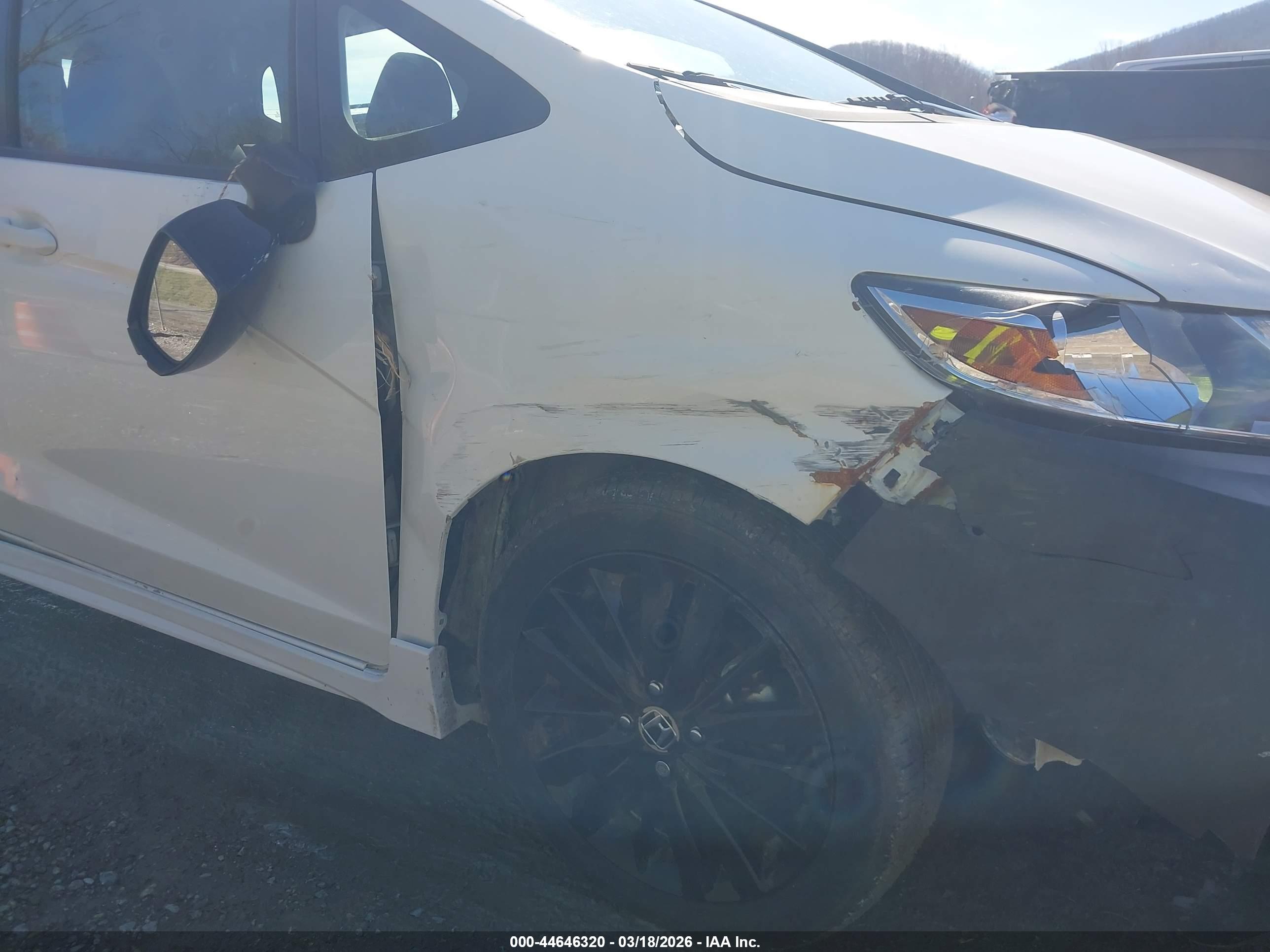 HONDA FIT image 6