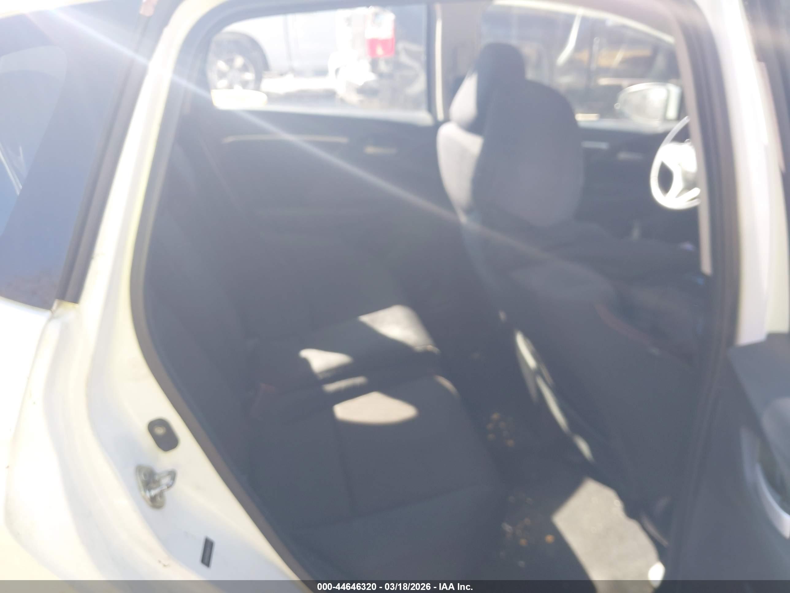 HONDA FIT image 8