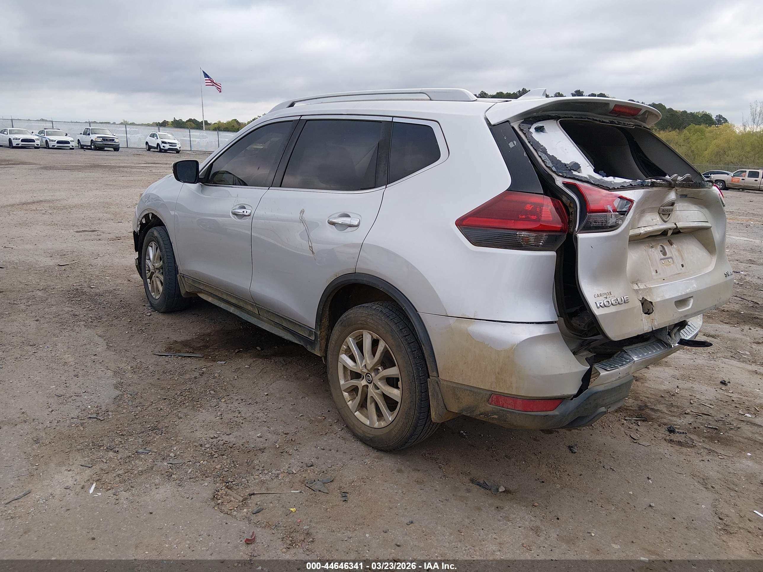 NISSAN ROGUE image 3
