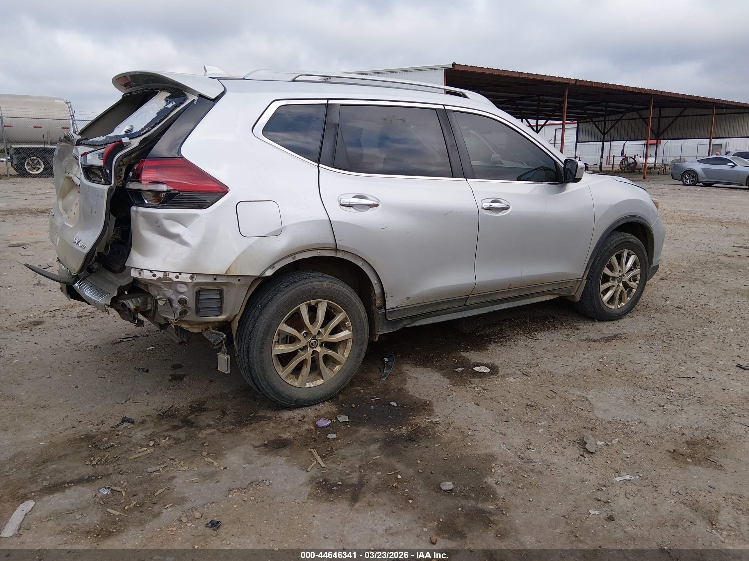 NISSAN ROGUE image 4