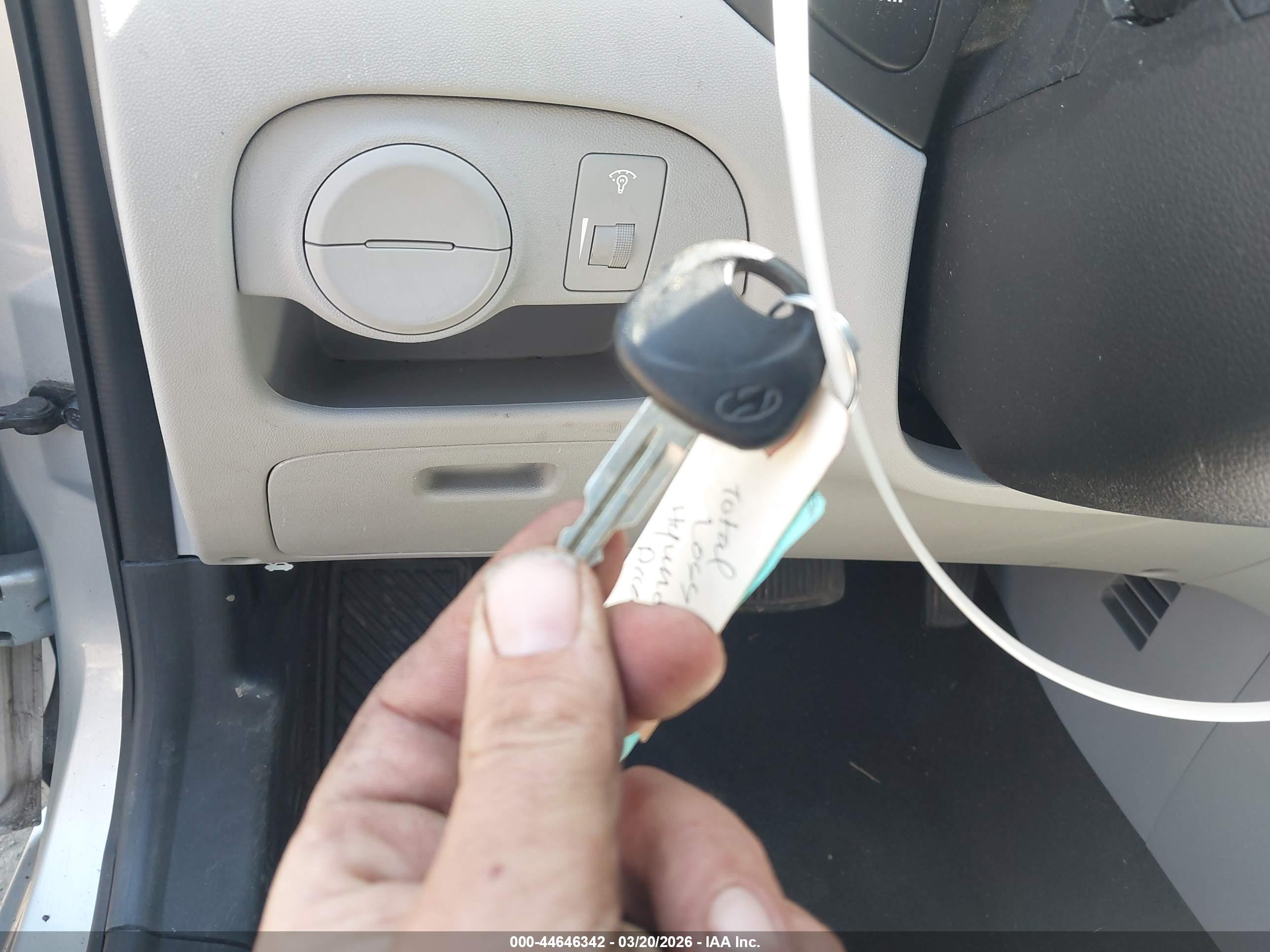 HYUNDAI ACCENT image 11