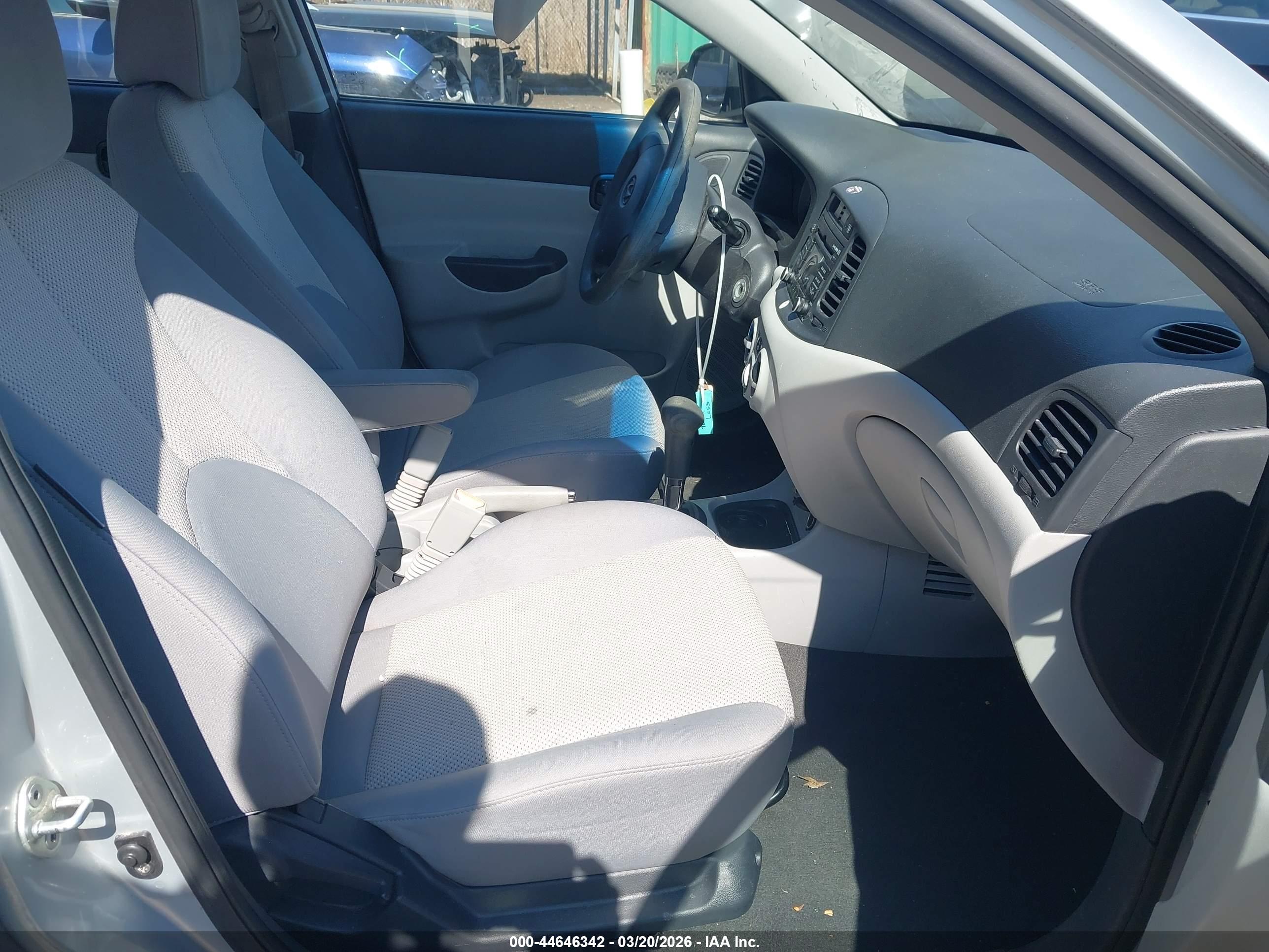 HYUNDAI ACCENT image 5