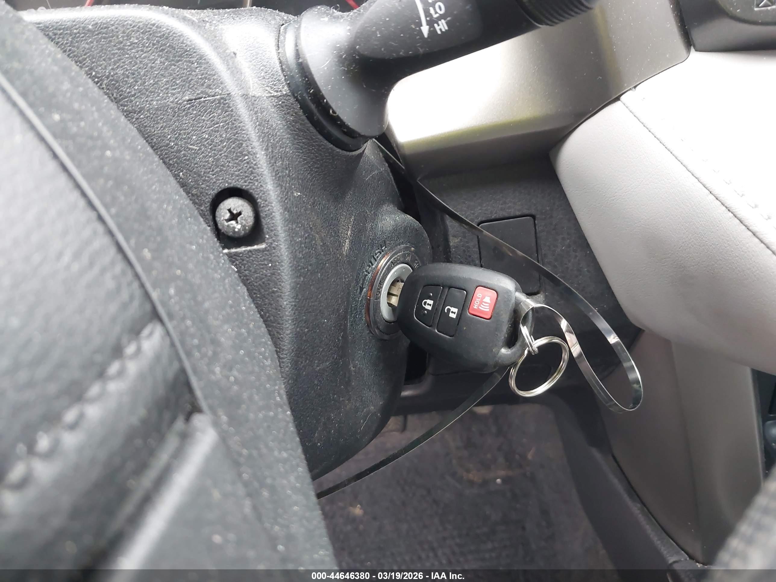 TOYOTA RAV4 image 11