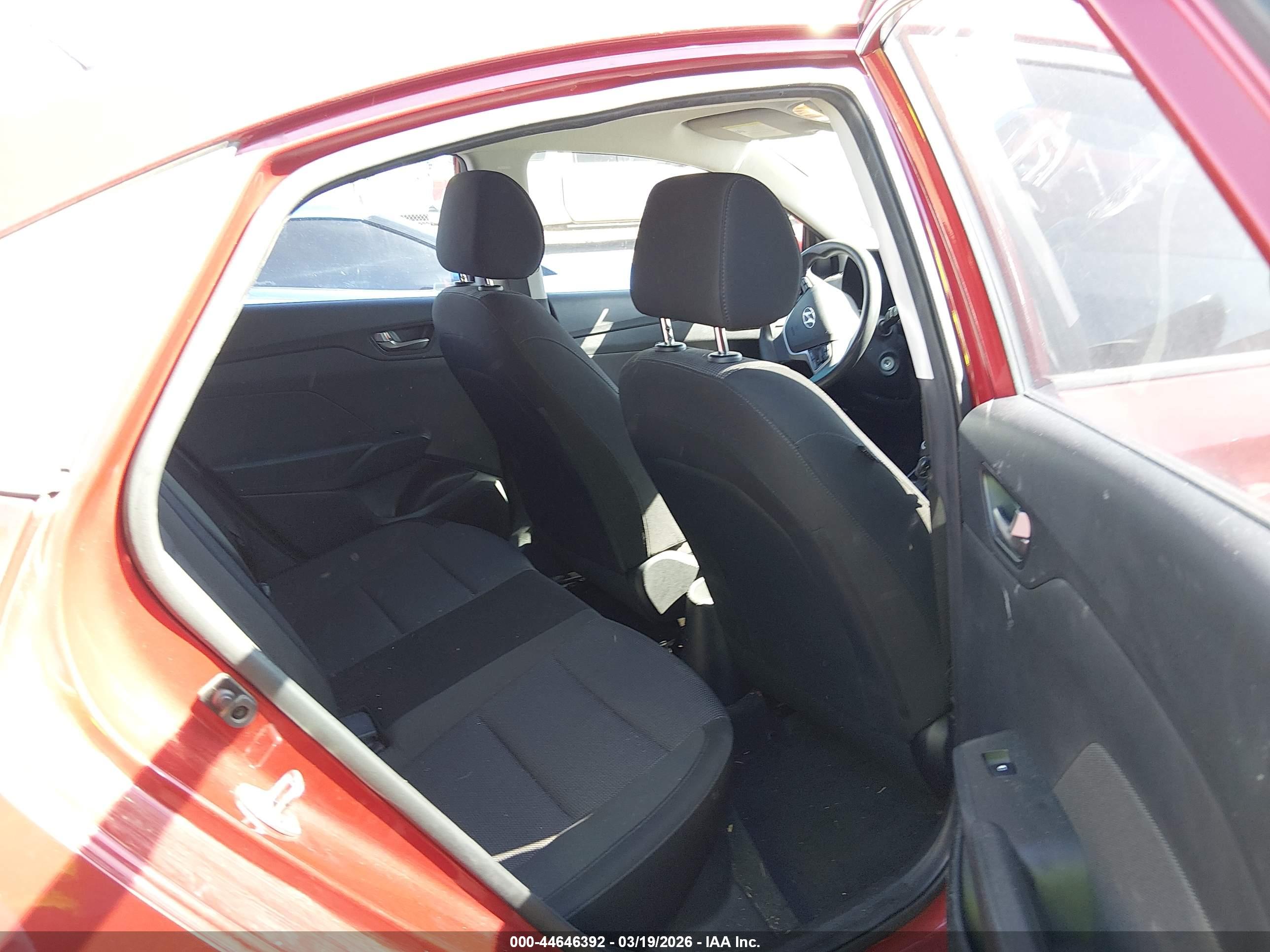 HYUNDAI ACCENT image 8