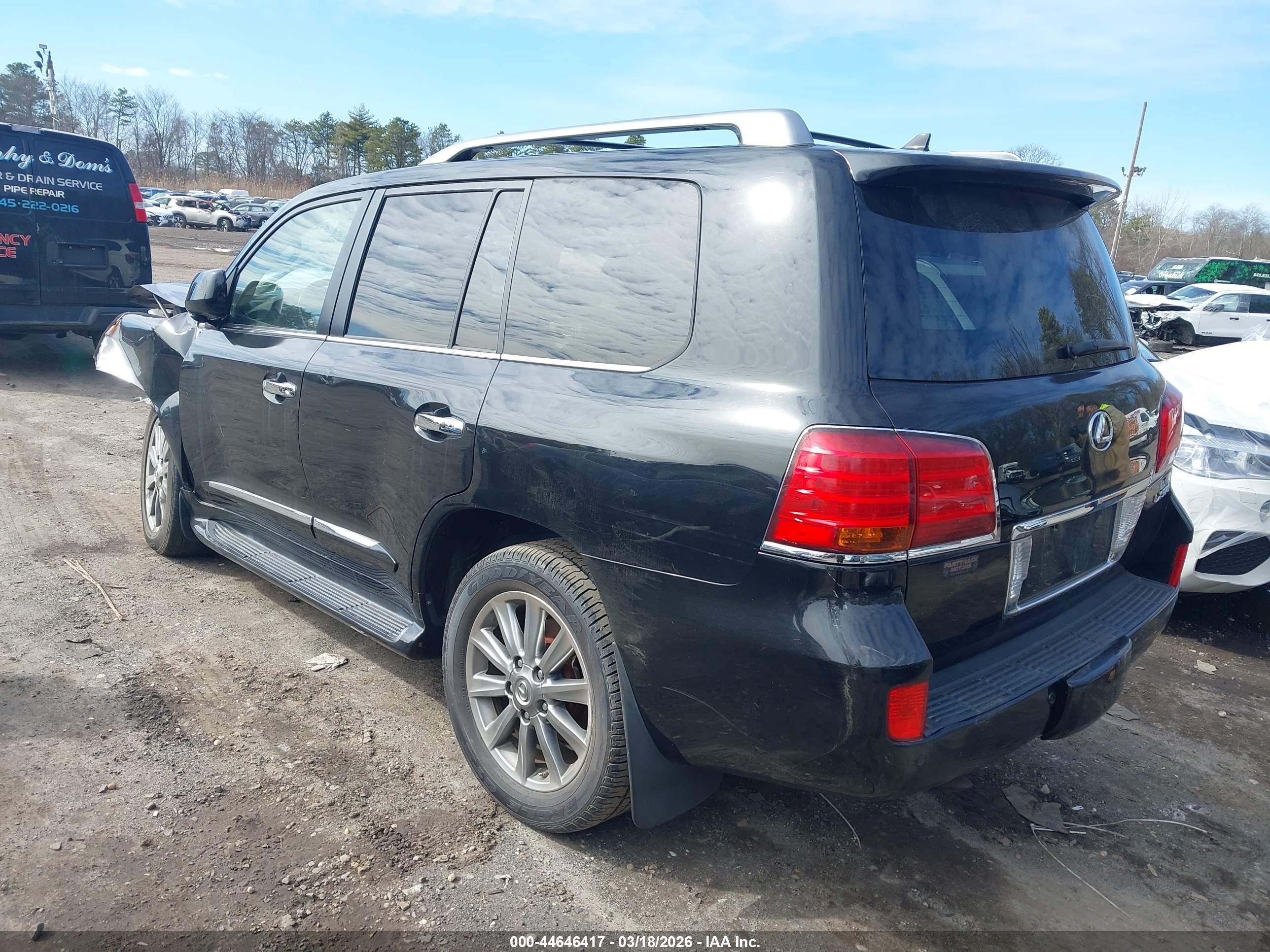LEXUS LX image 3