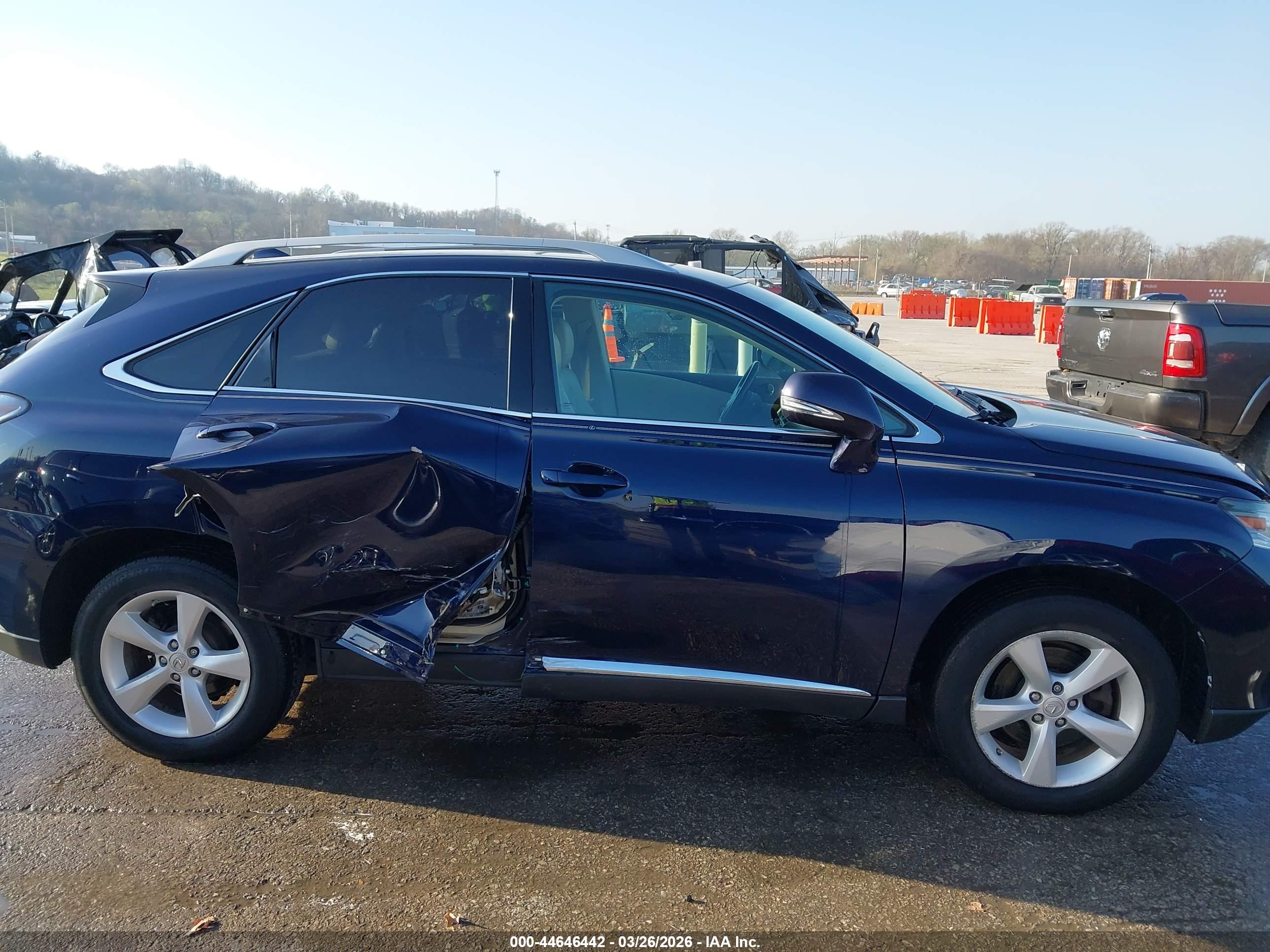 LEXUS RX image 6