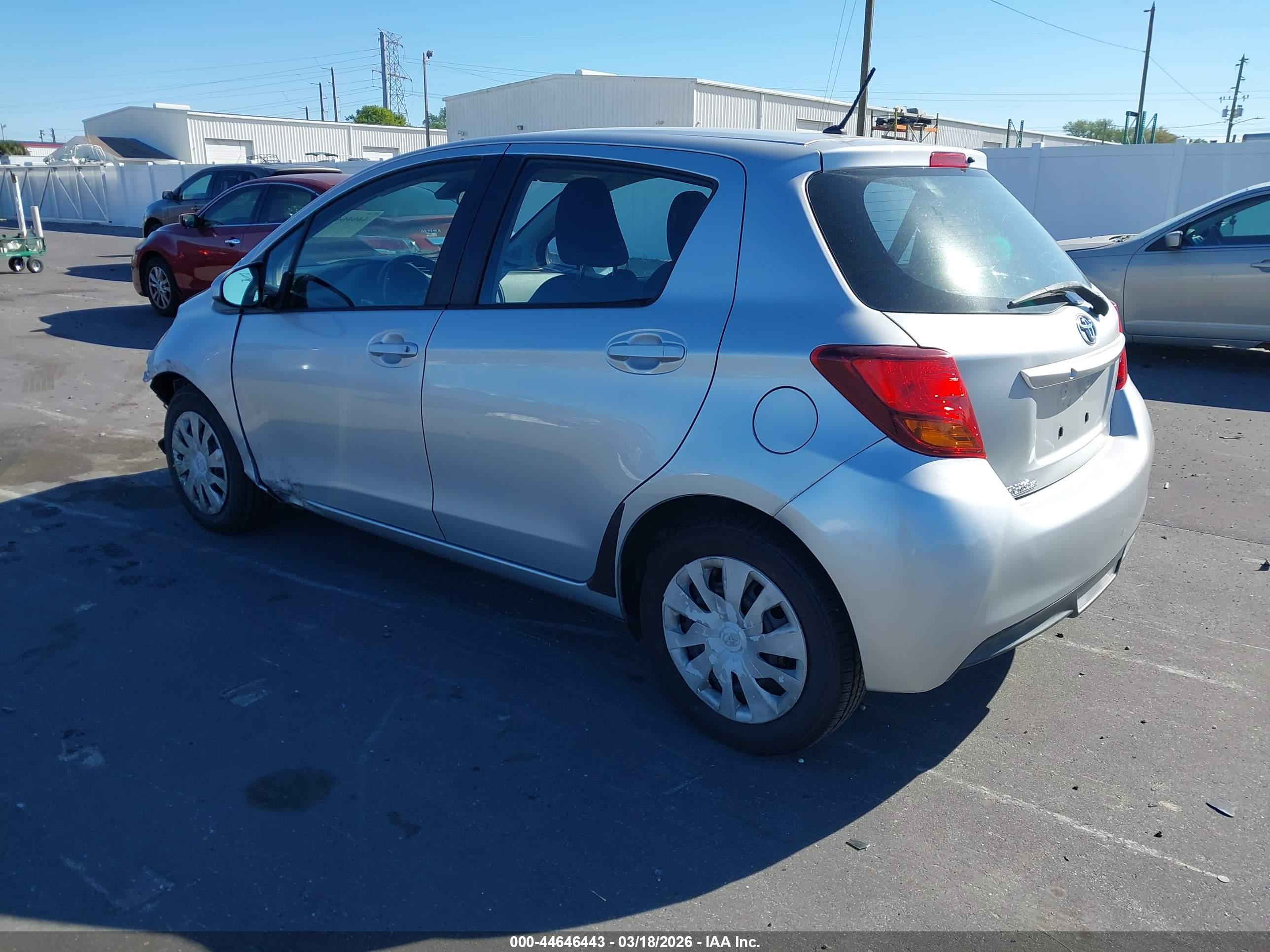 TOYOTA YARIS image 3