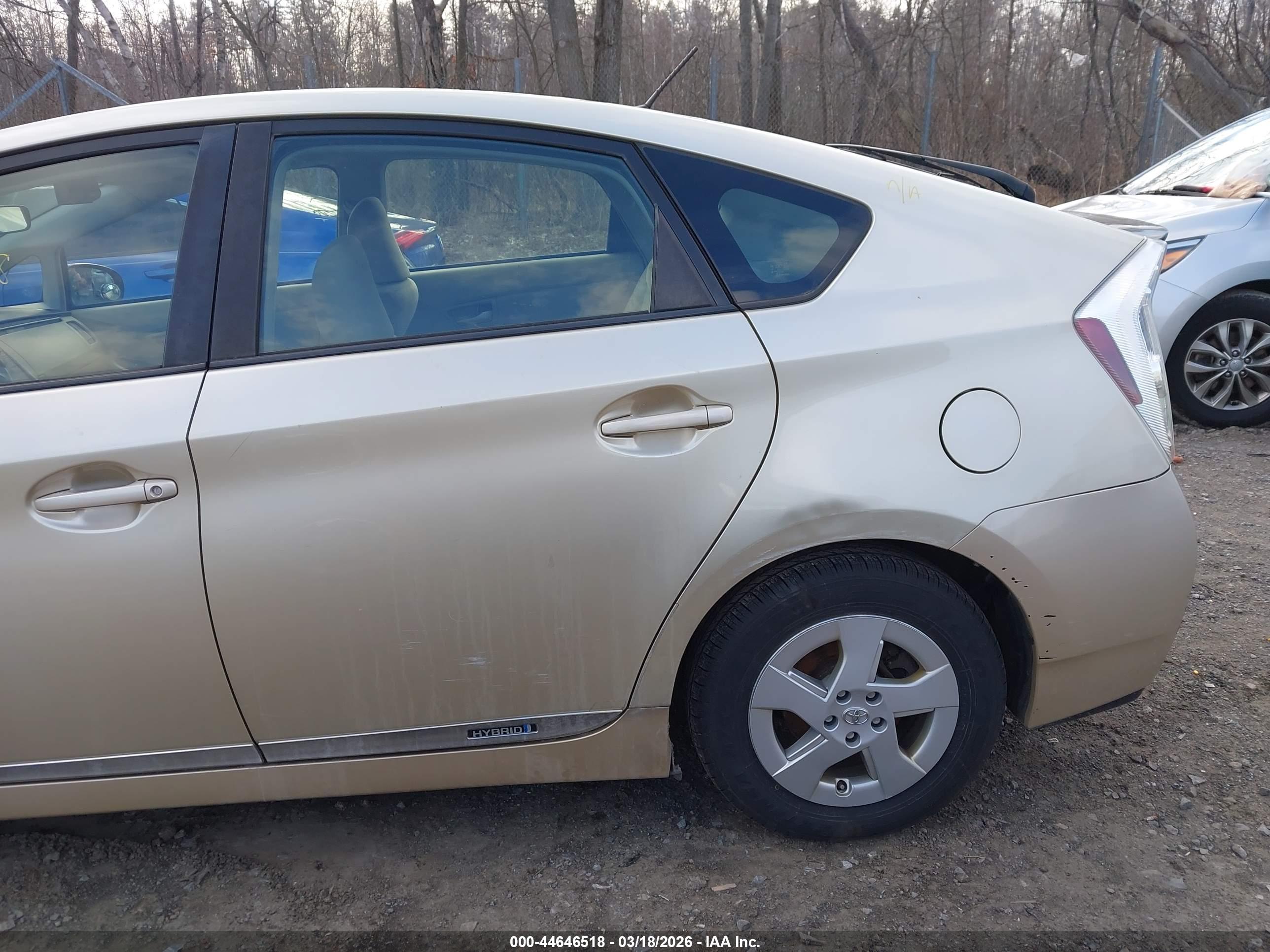 TOYOTA PRIUS image 6