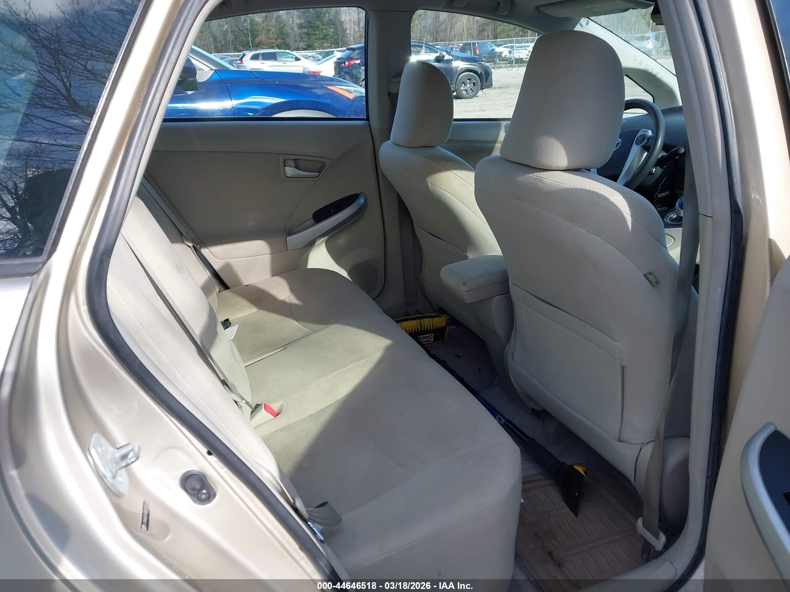 TOYOTA PRIUS image 8