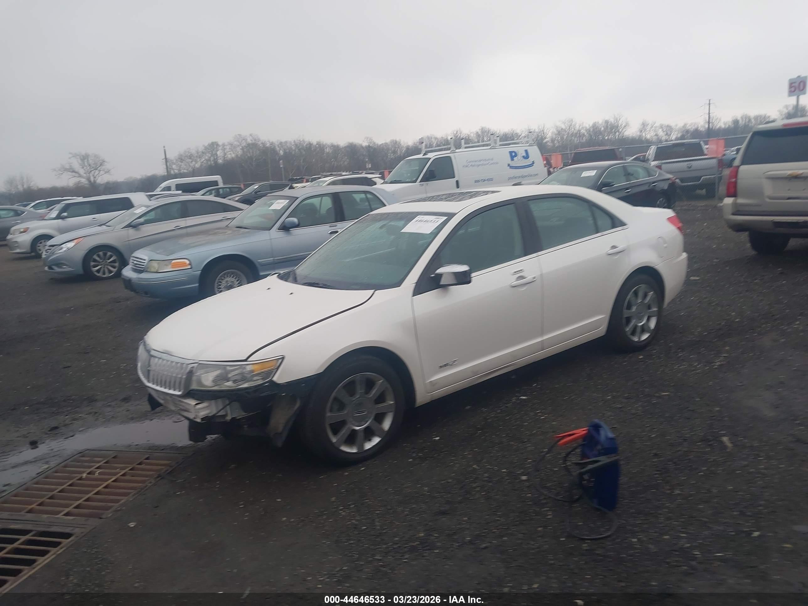 LINCOLN MKZ image 2