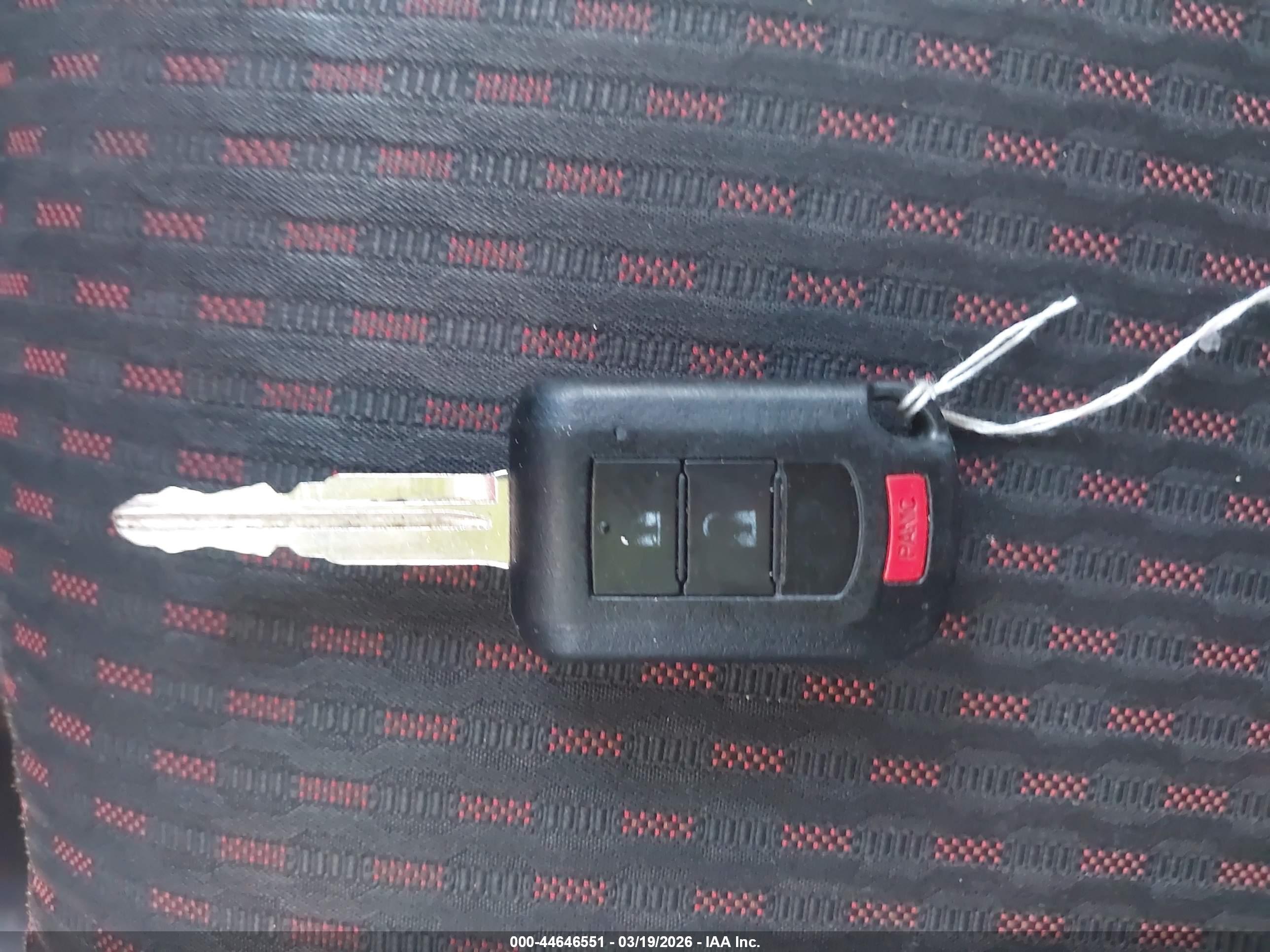 MITSUBISHI OUTLANDER image 11
