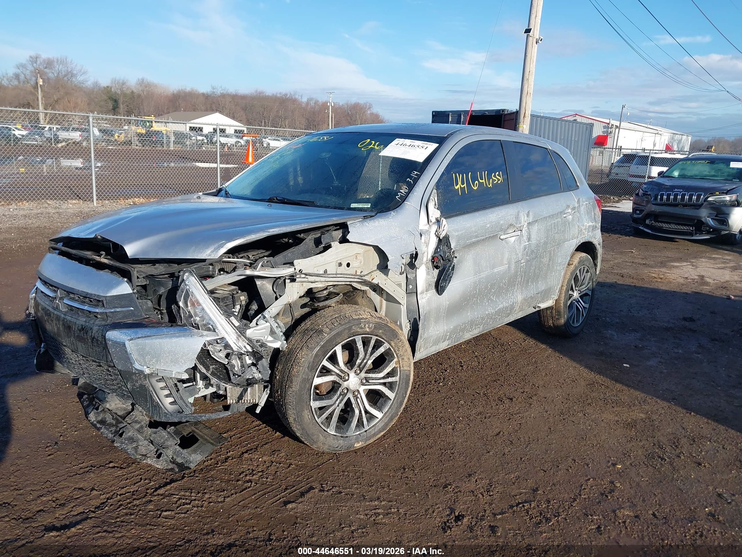 MITSUBISHI OUTLANDER image 2