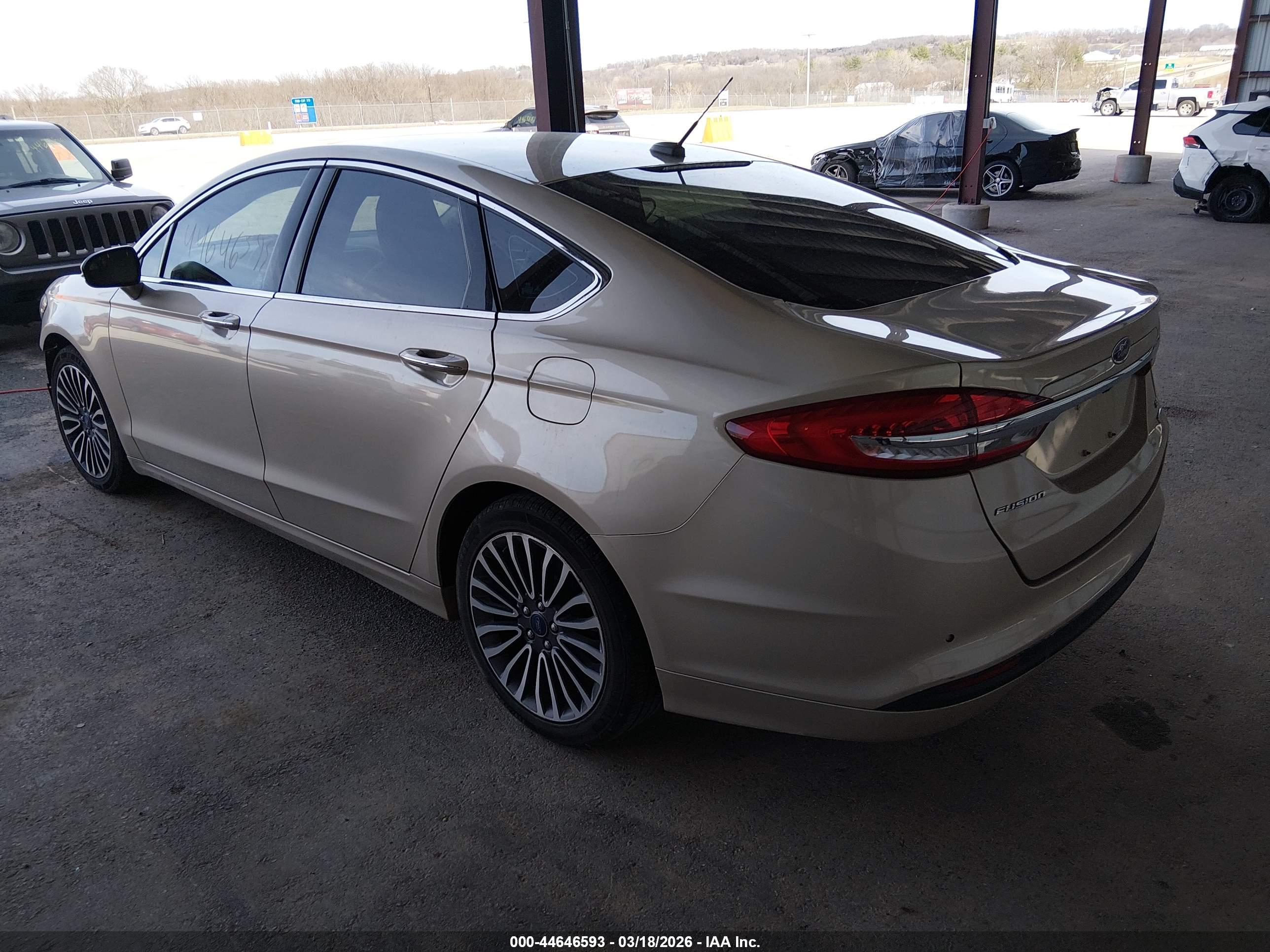 FORD FUSION image 3