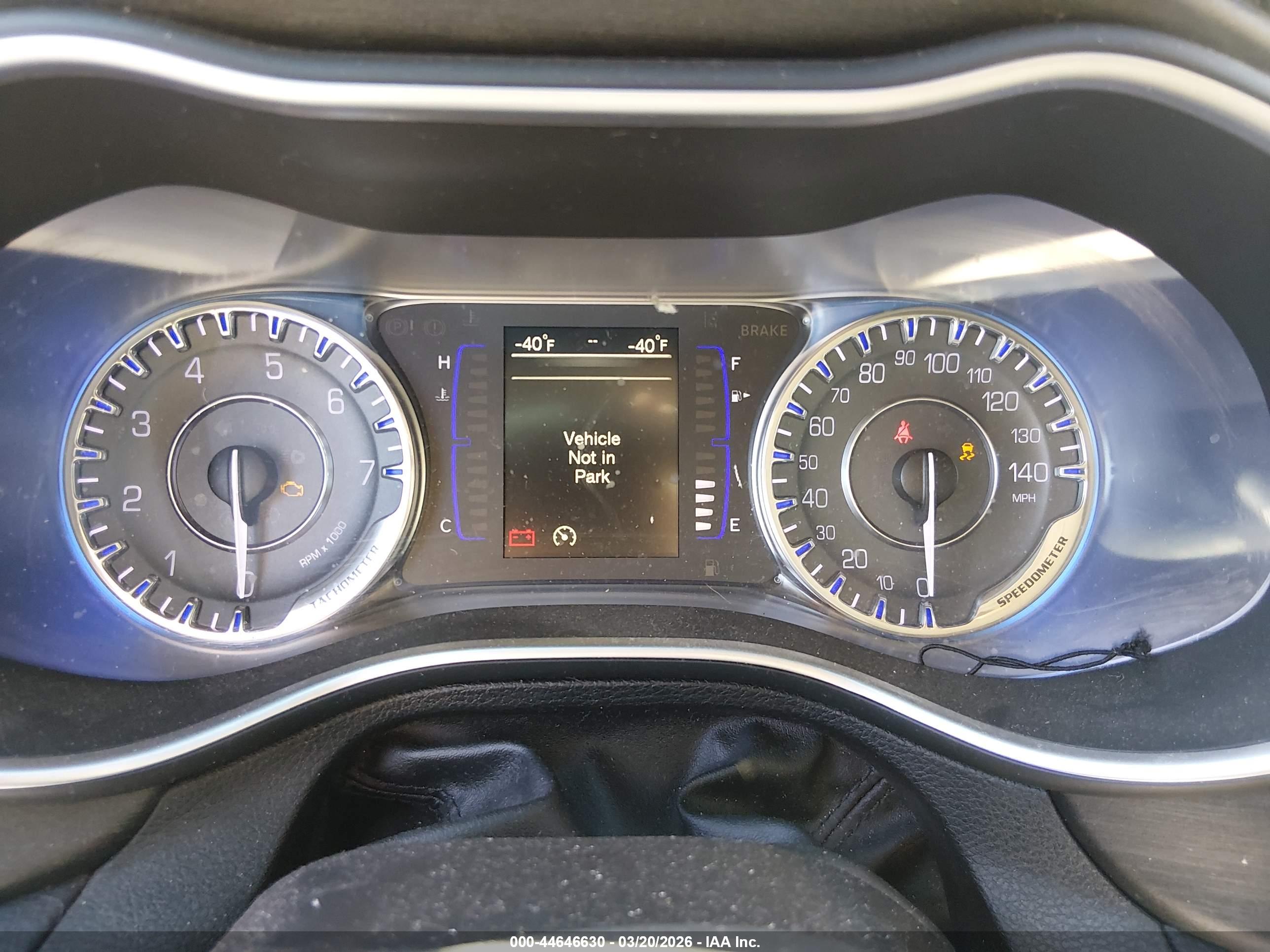CHRYSLER 200 image 7