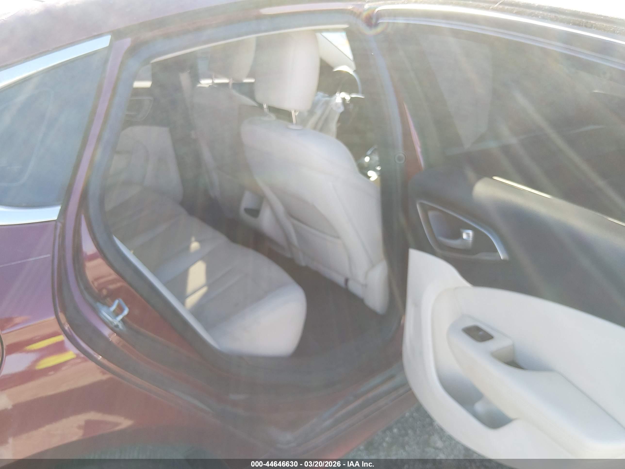 CHRYSLER 200 image 8