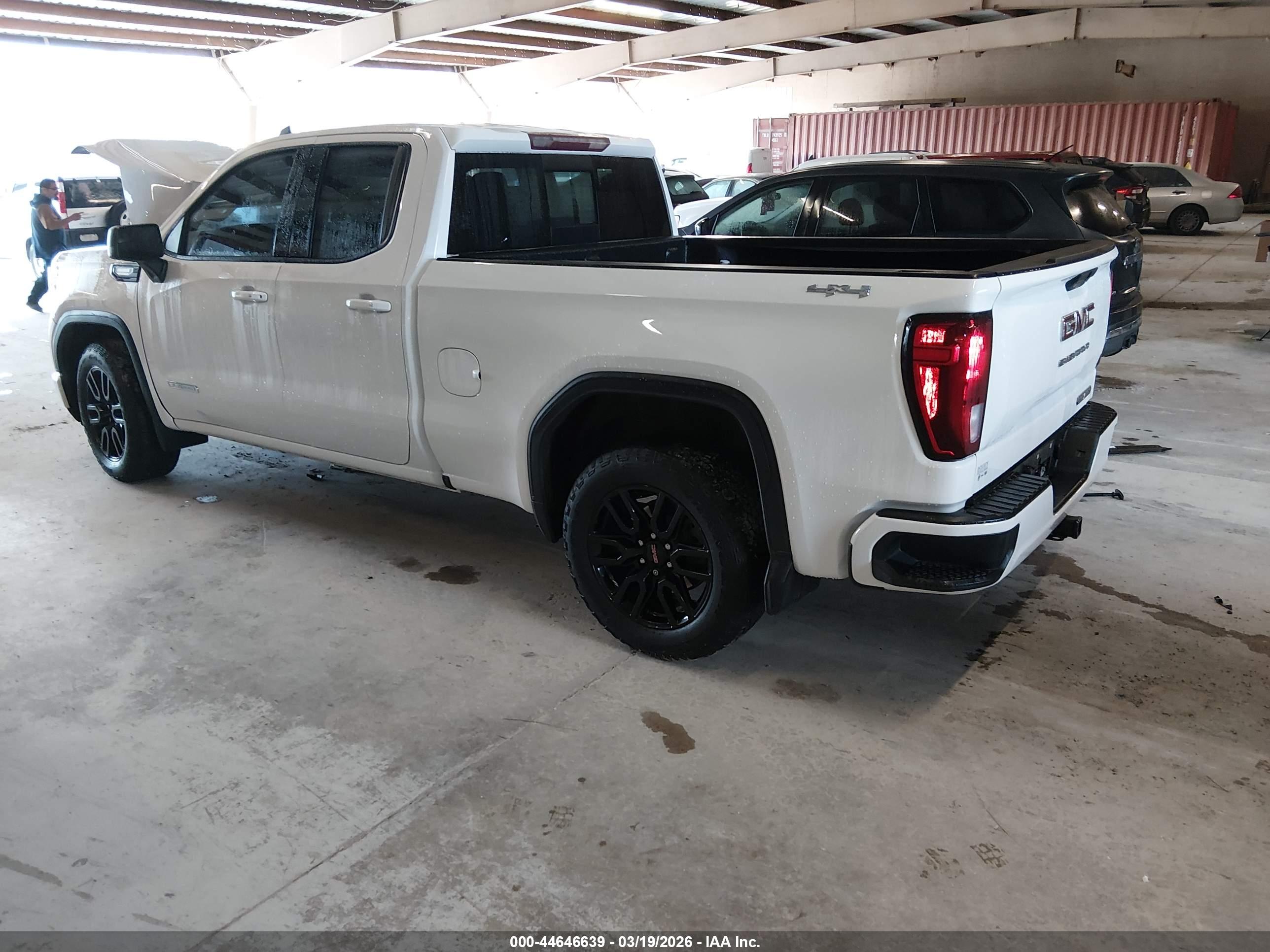 GMC SIERRA image 3