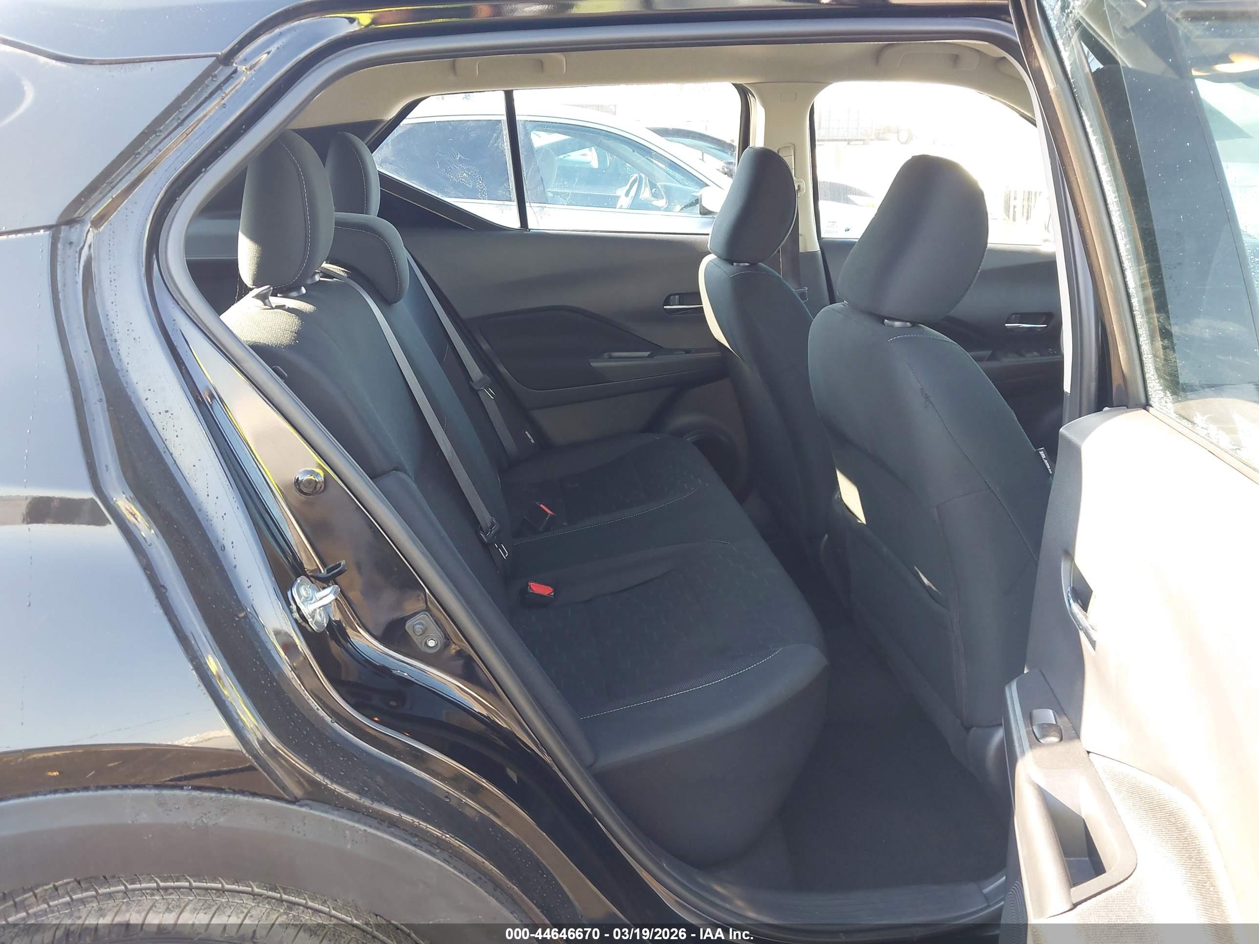 NISSAN KICKS image 8