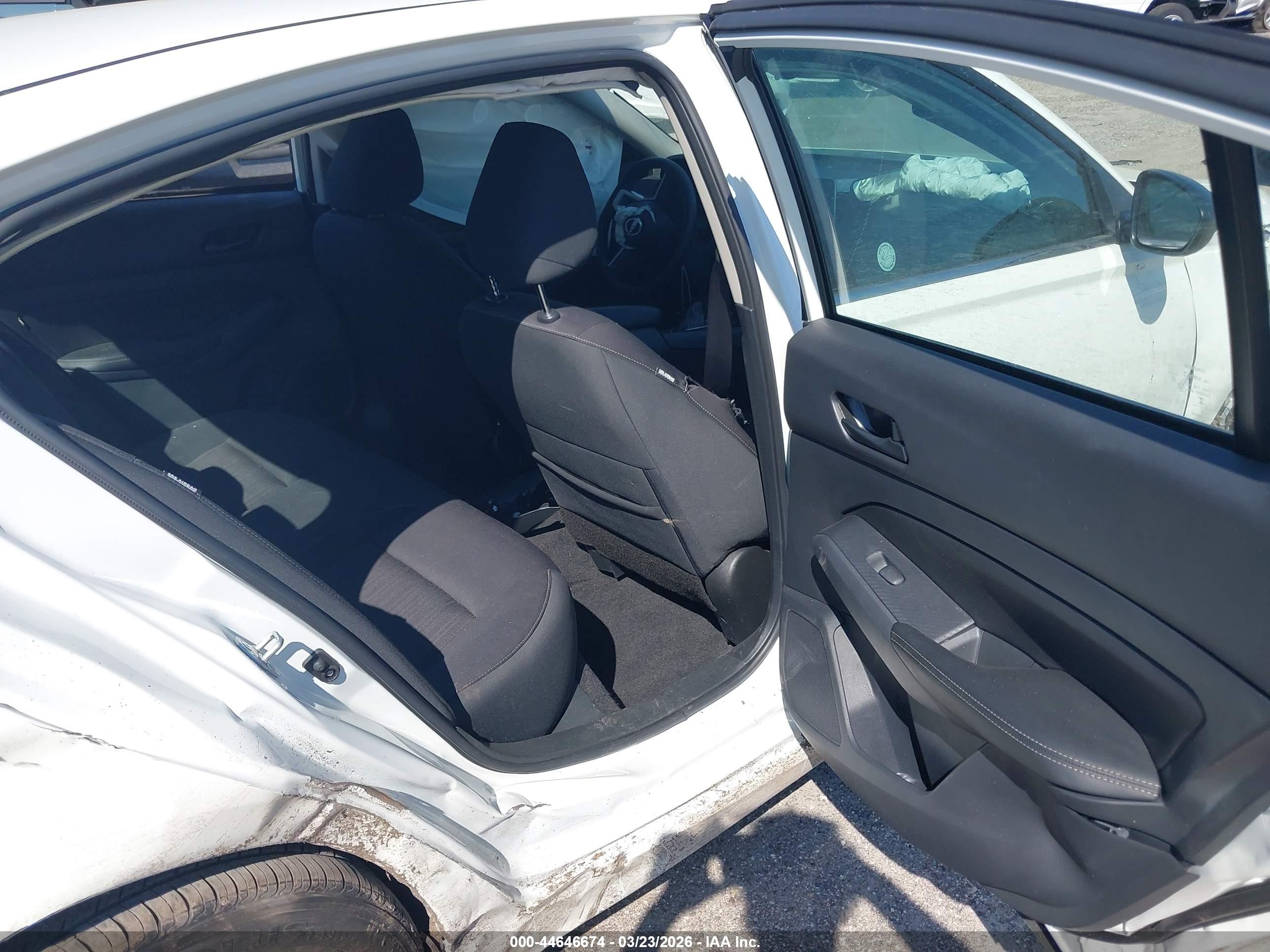 NISSAN ALTIMA image 8