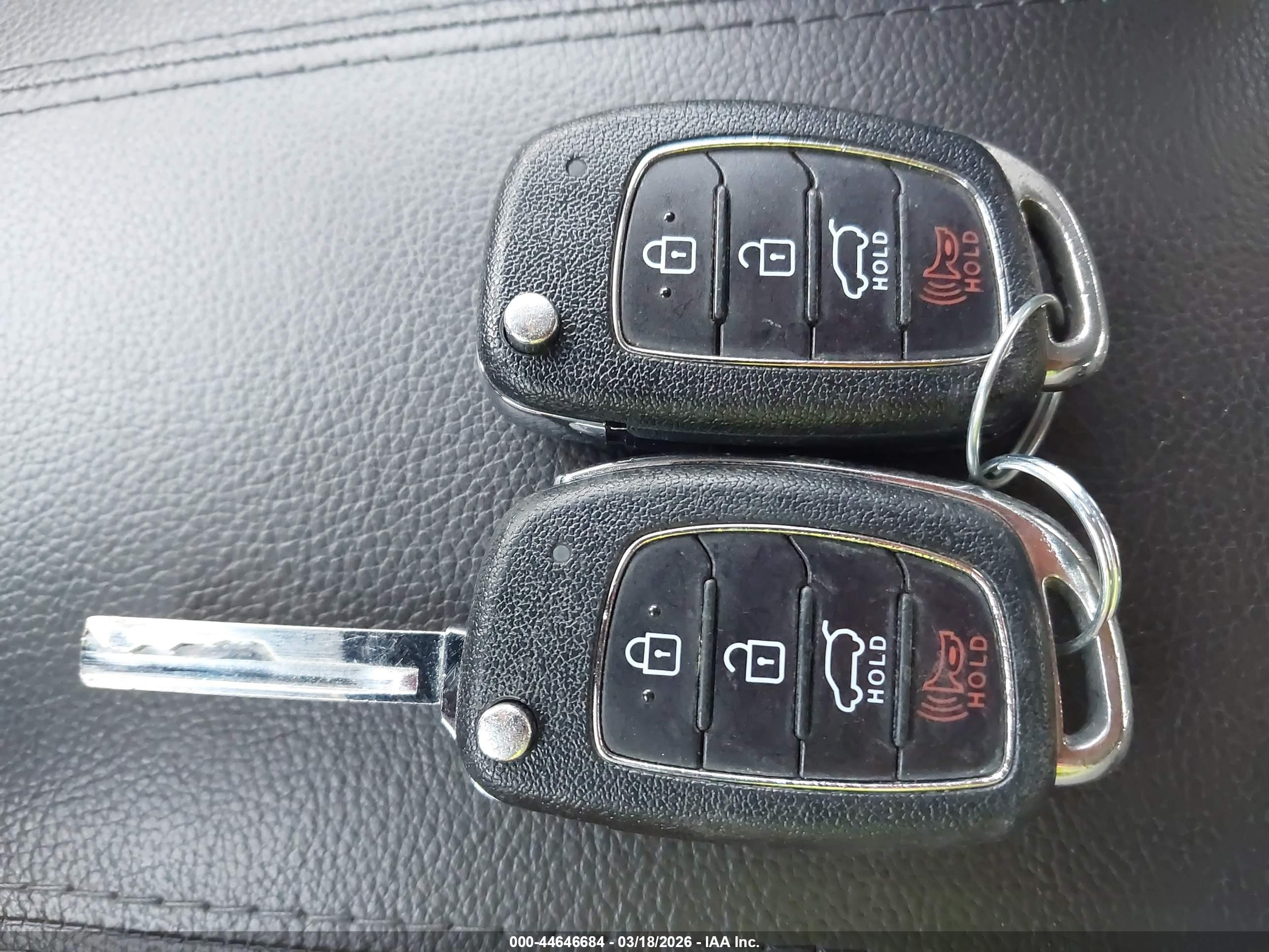HYUNDAI SANTA image 11
