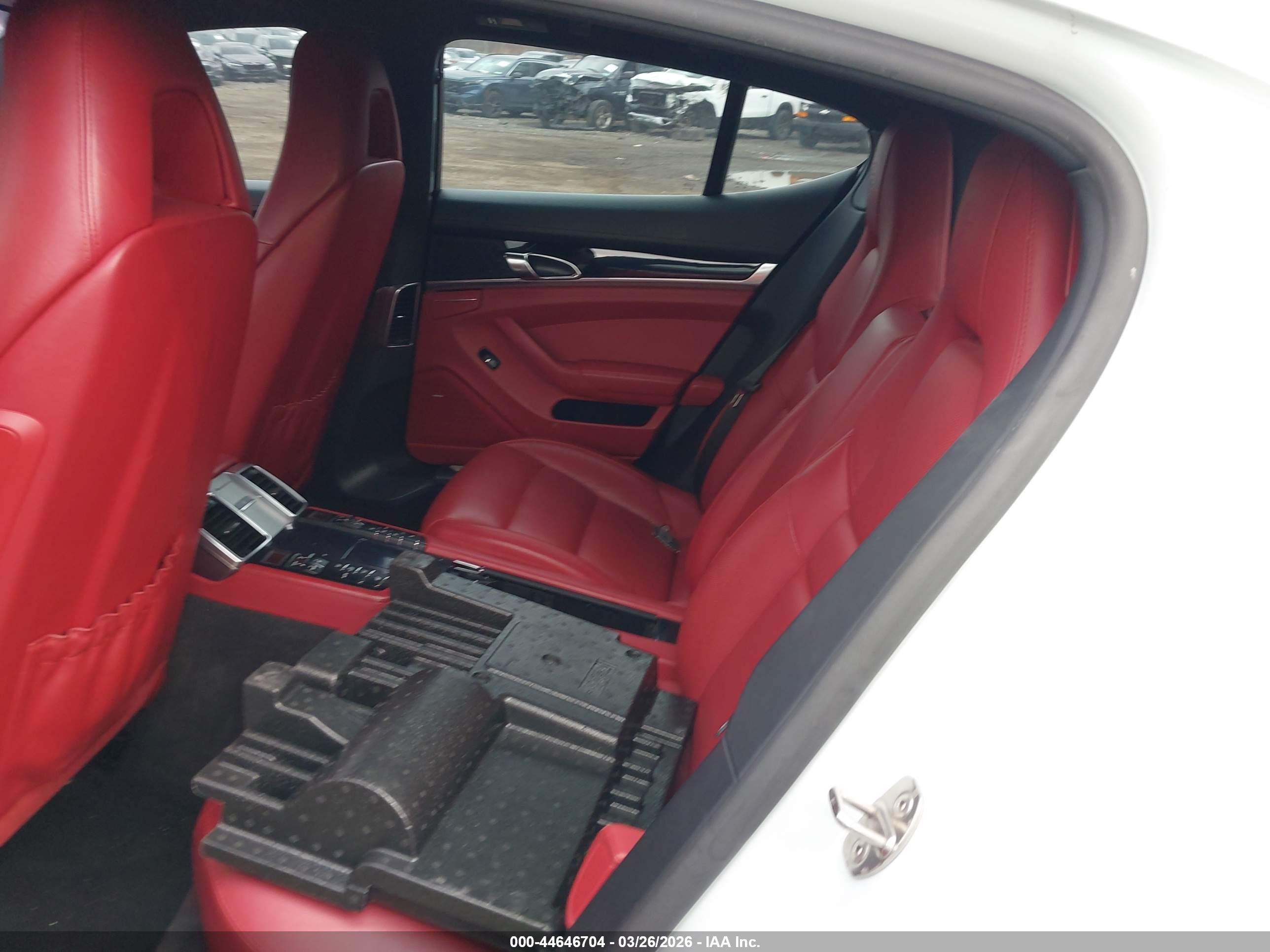 PORSCHE PANAMERA image 8
