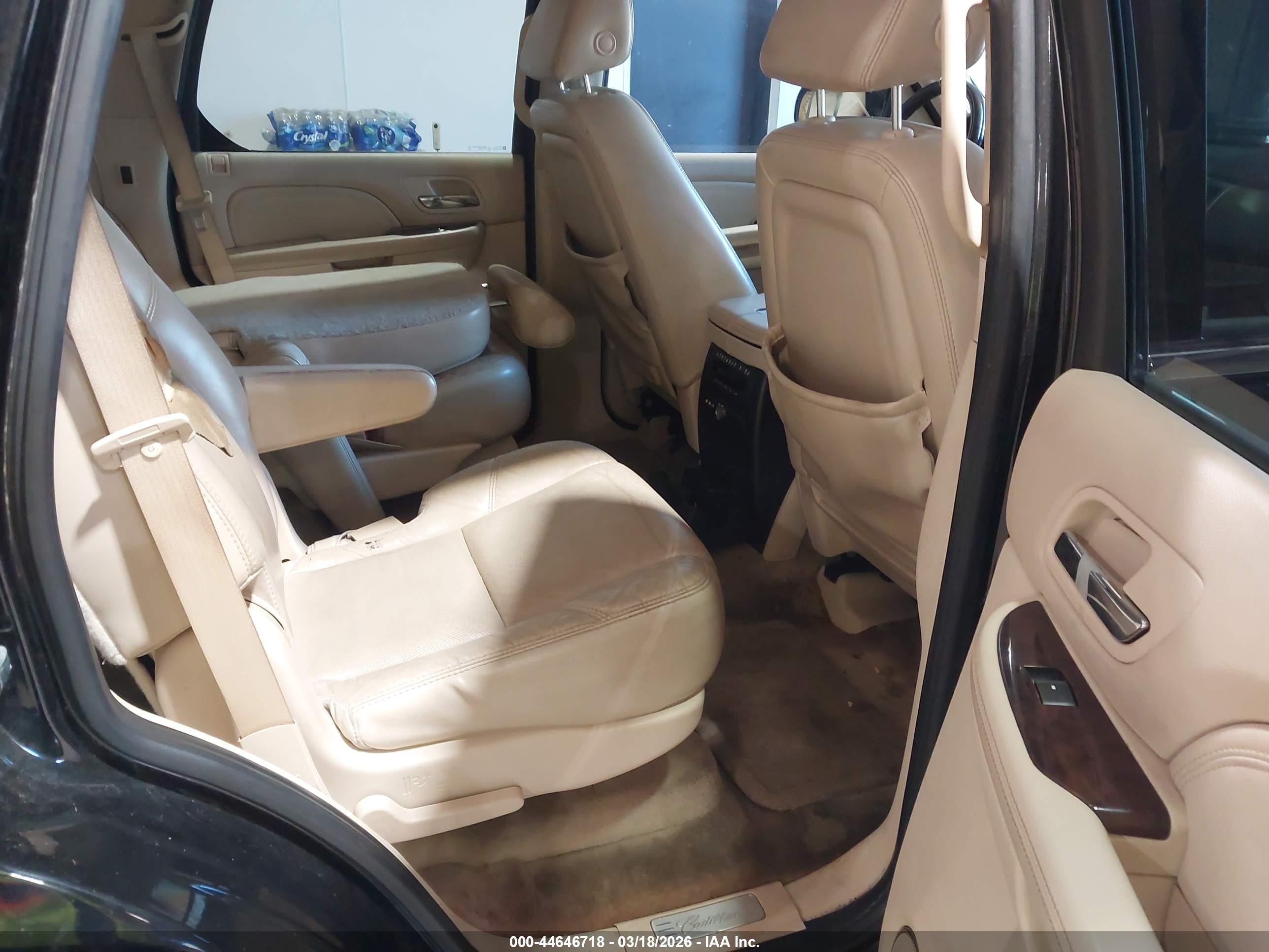 CADILLAC ESCALADE image 8