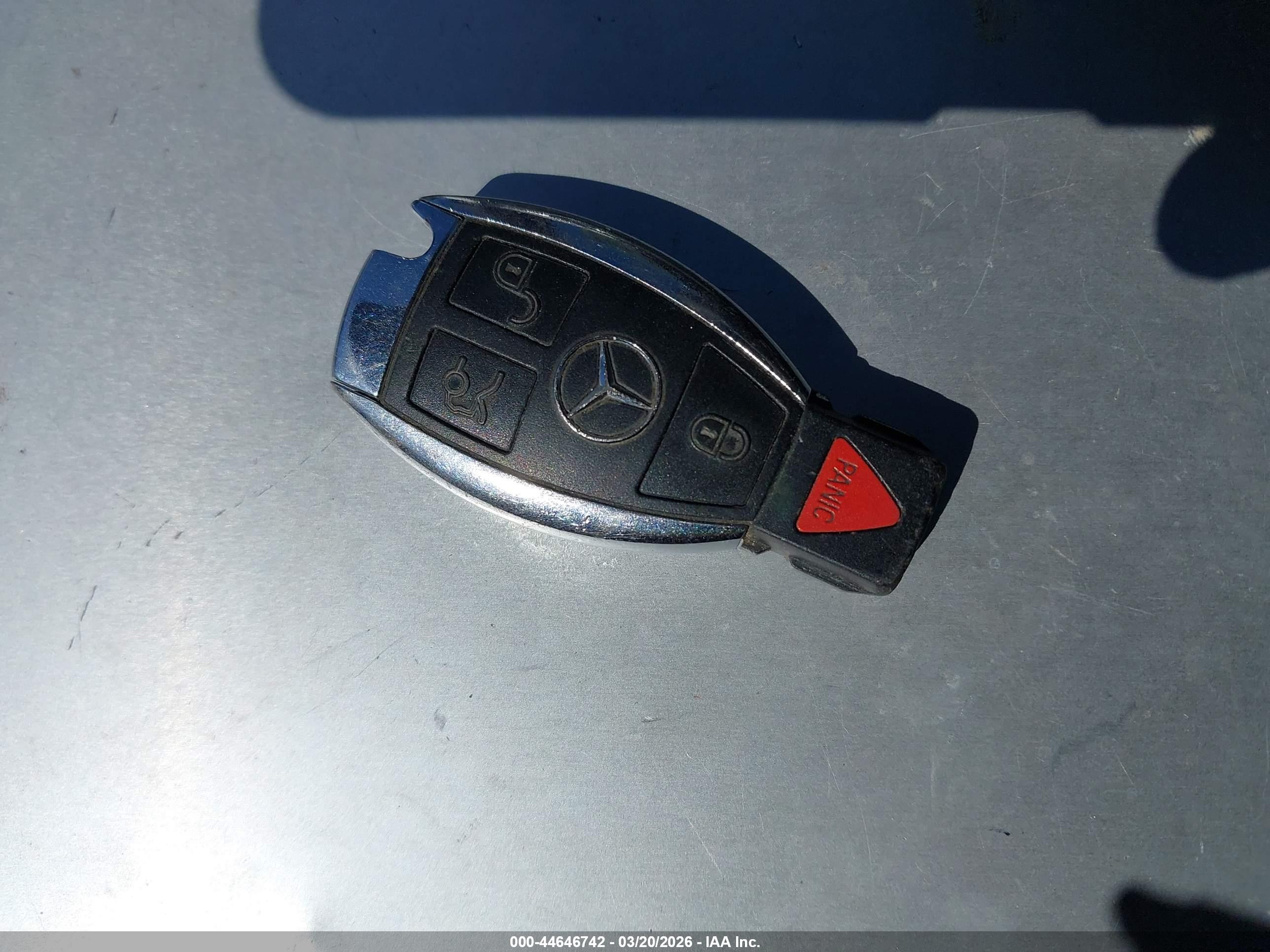 MERCEDES-BENZ E image 11