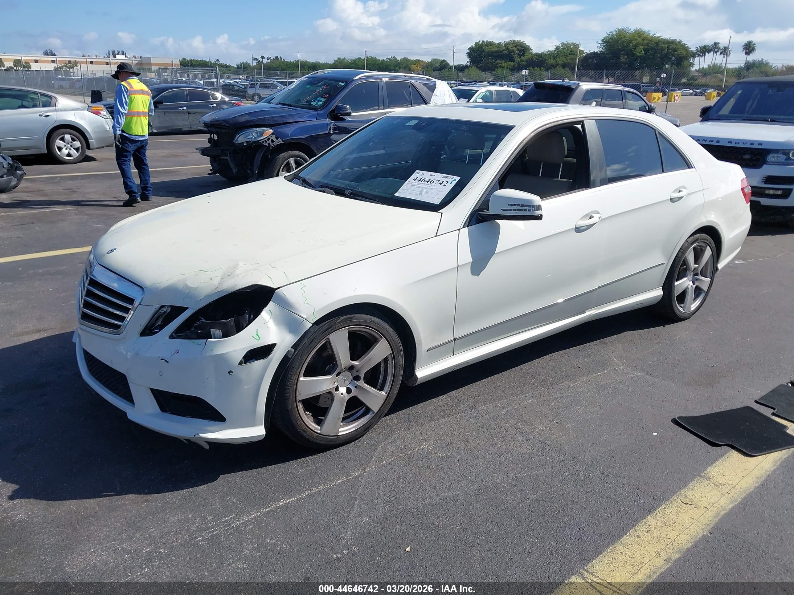 MERCEDES-BENZ E image 2