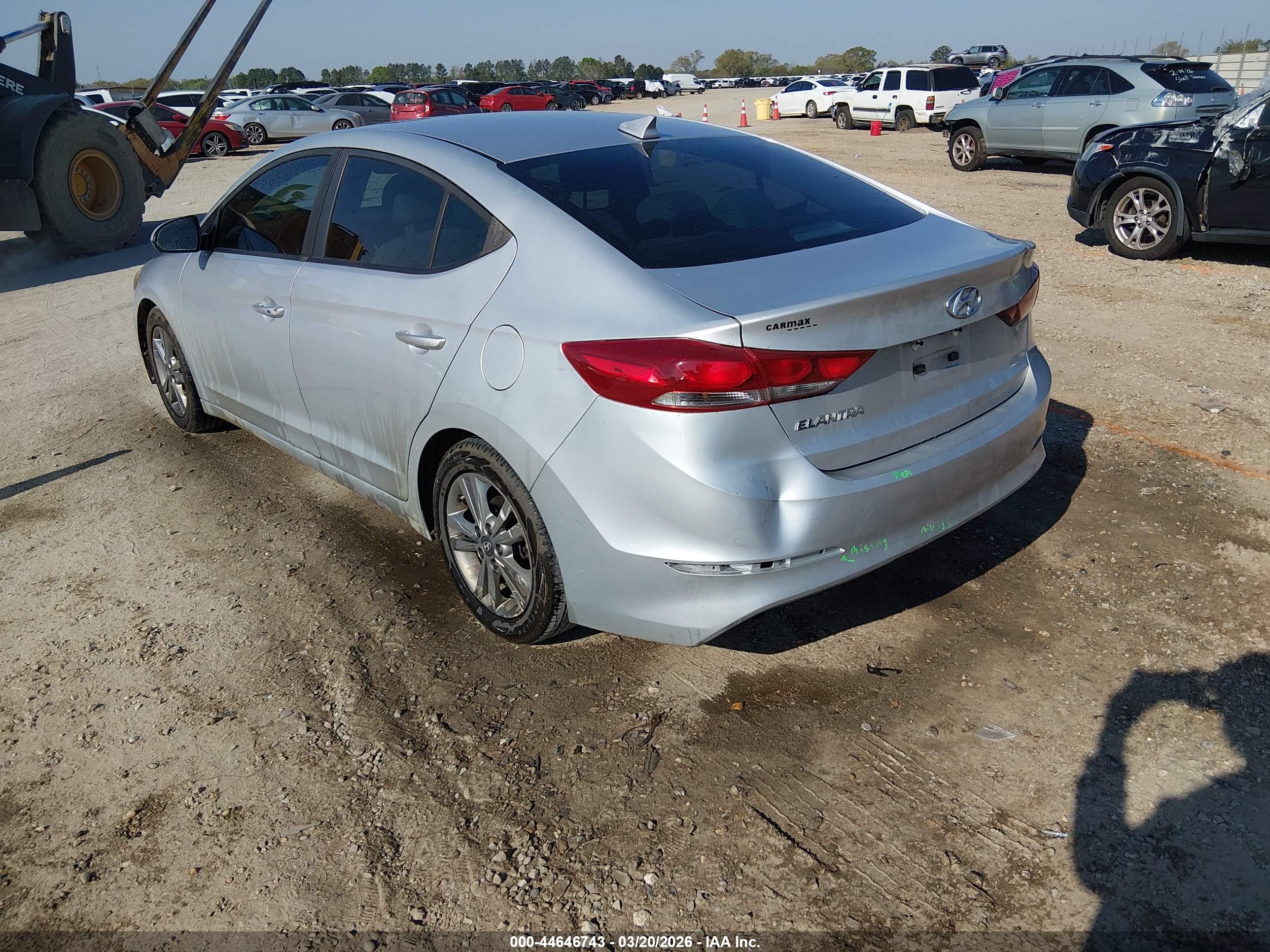 HYUNDAI ELANTRA image 3