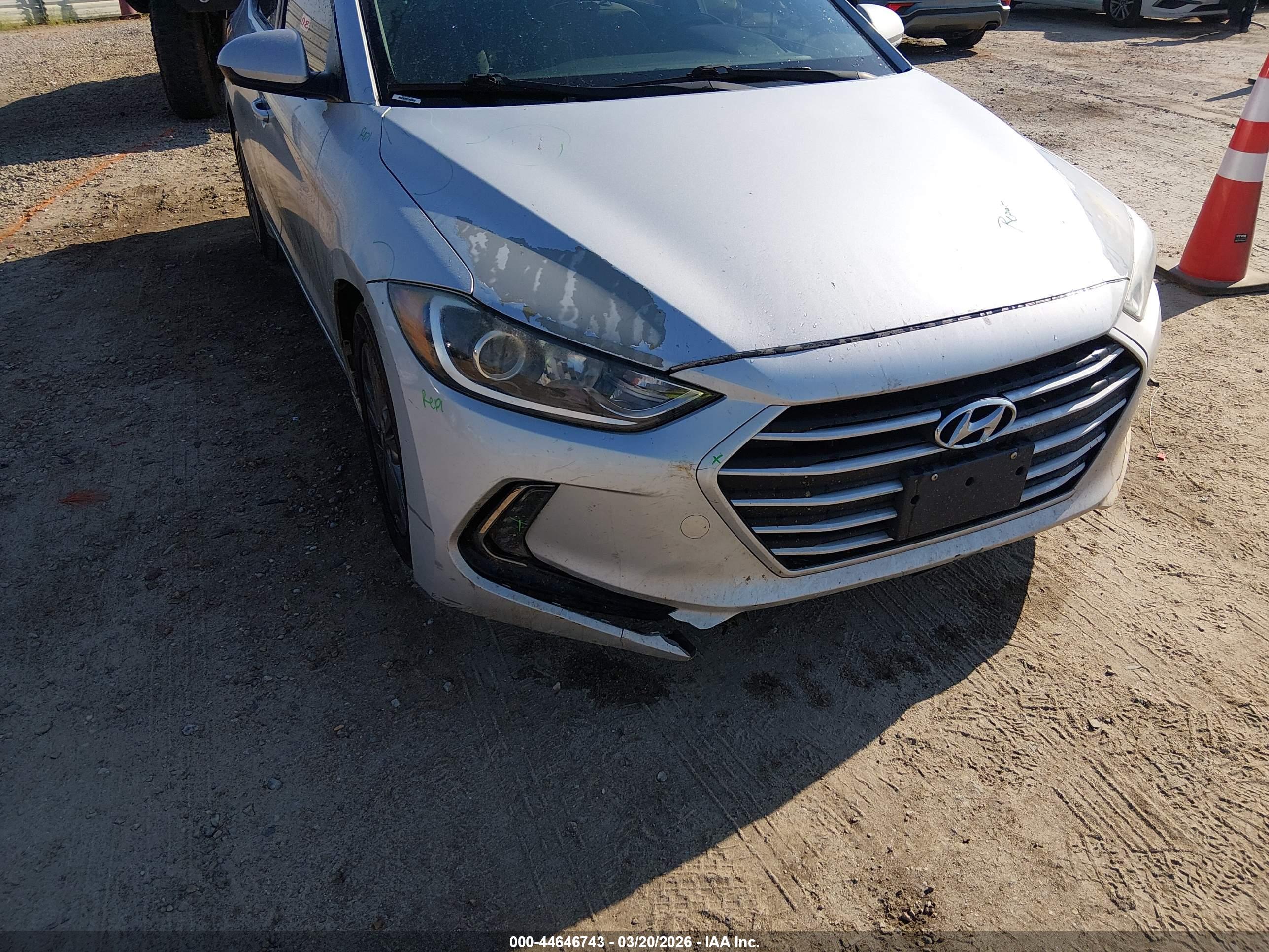 HYUNDAI ELANTRA image 6