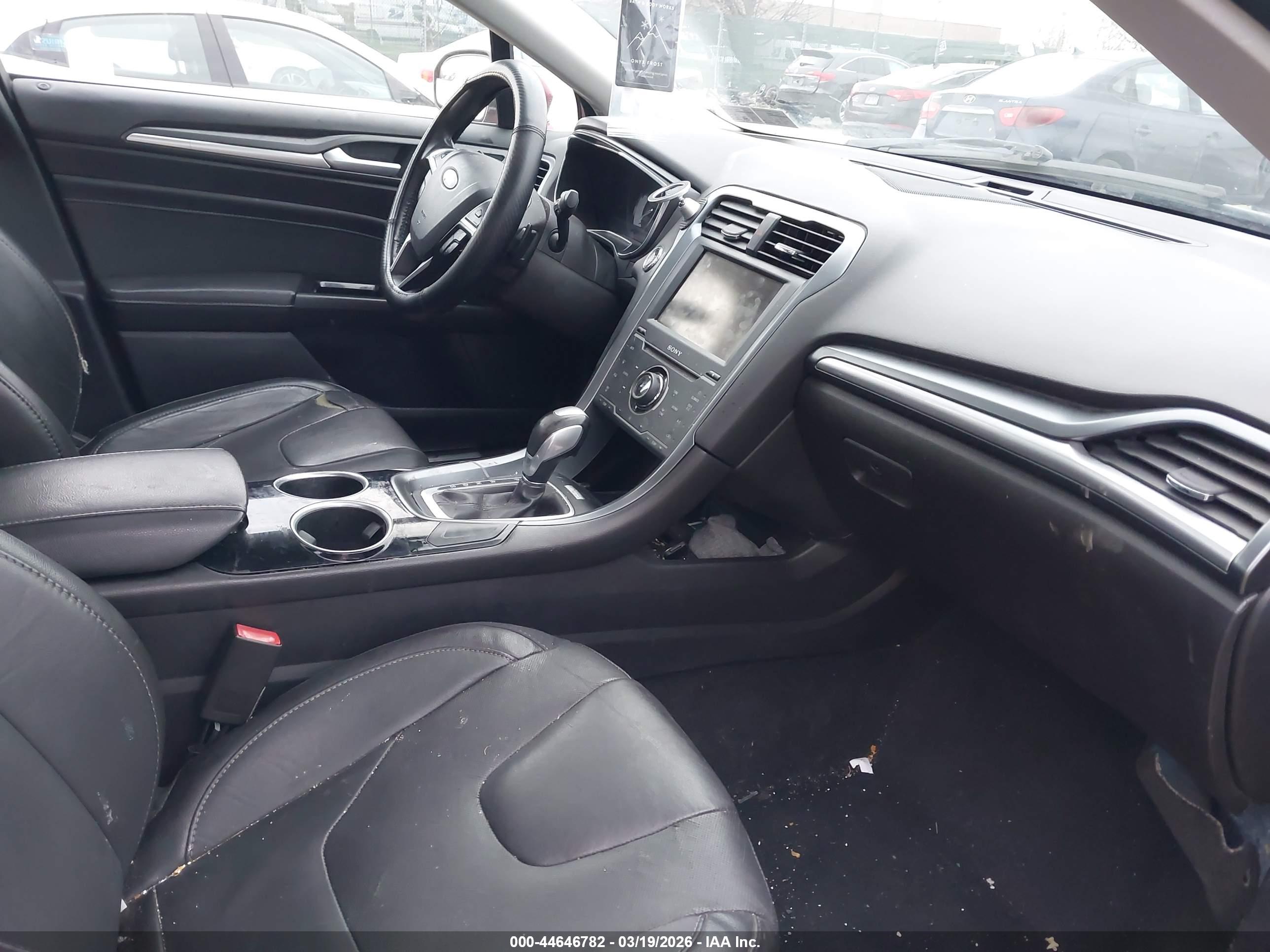 FORD FUSION image 5