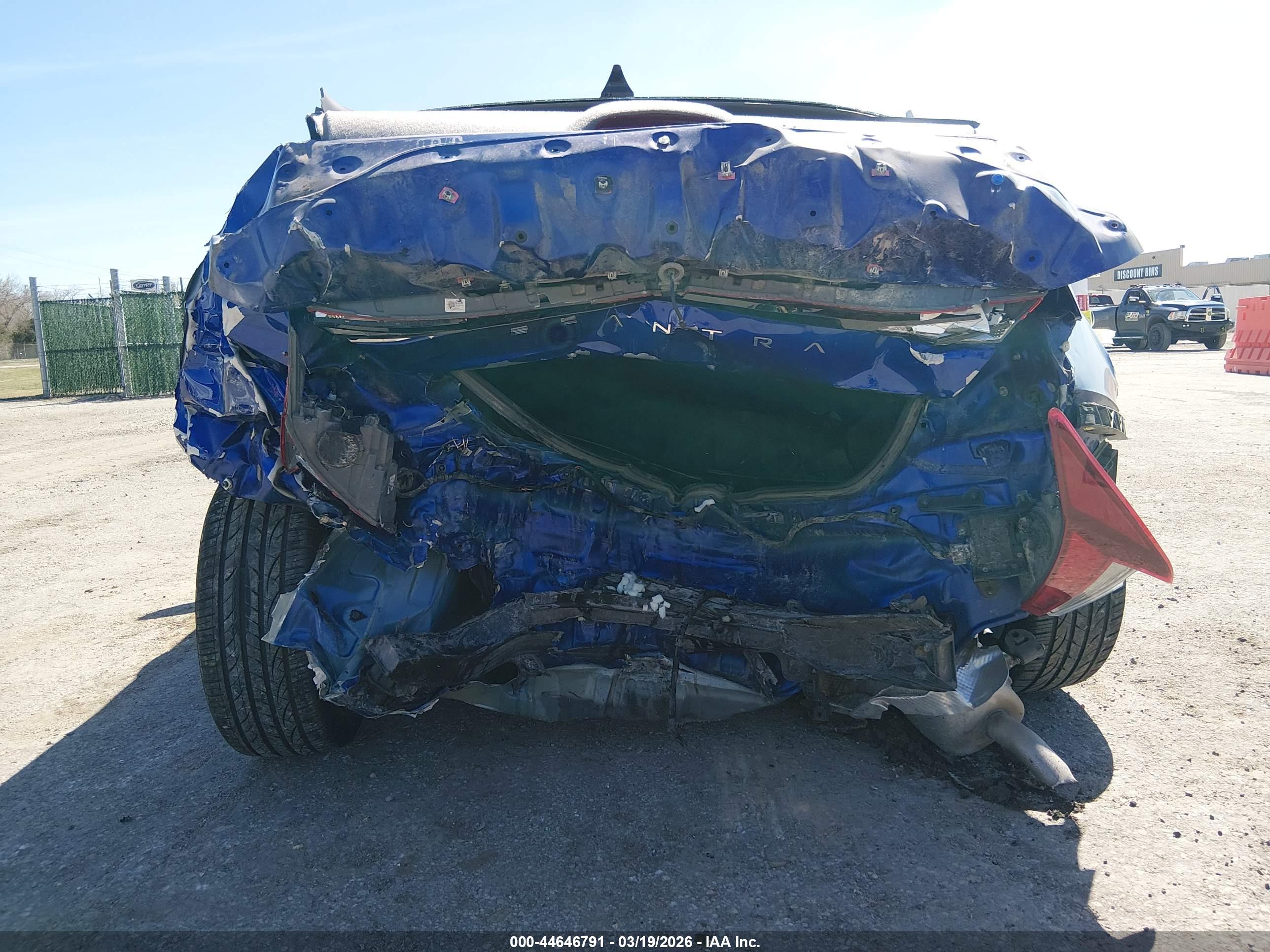 HYUNDAI ELANTRA image 6