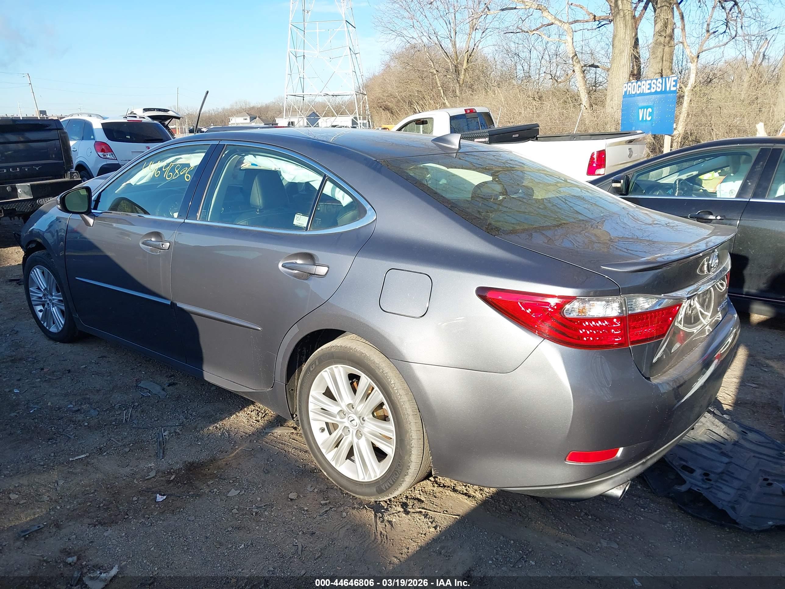 LEXUS ES image 3