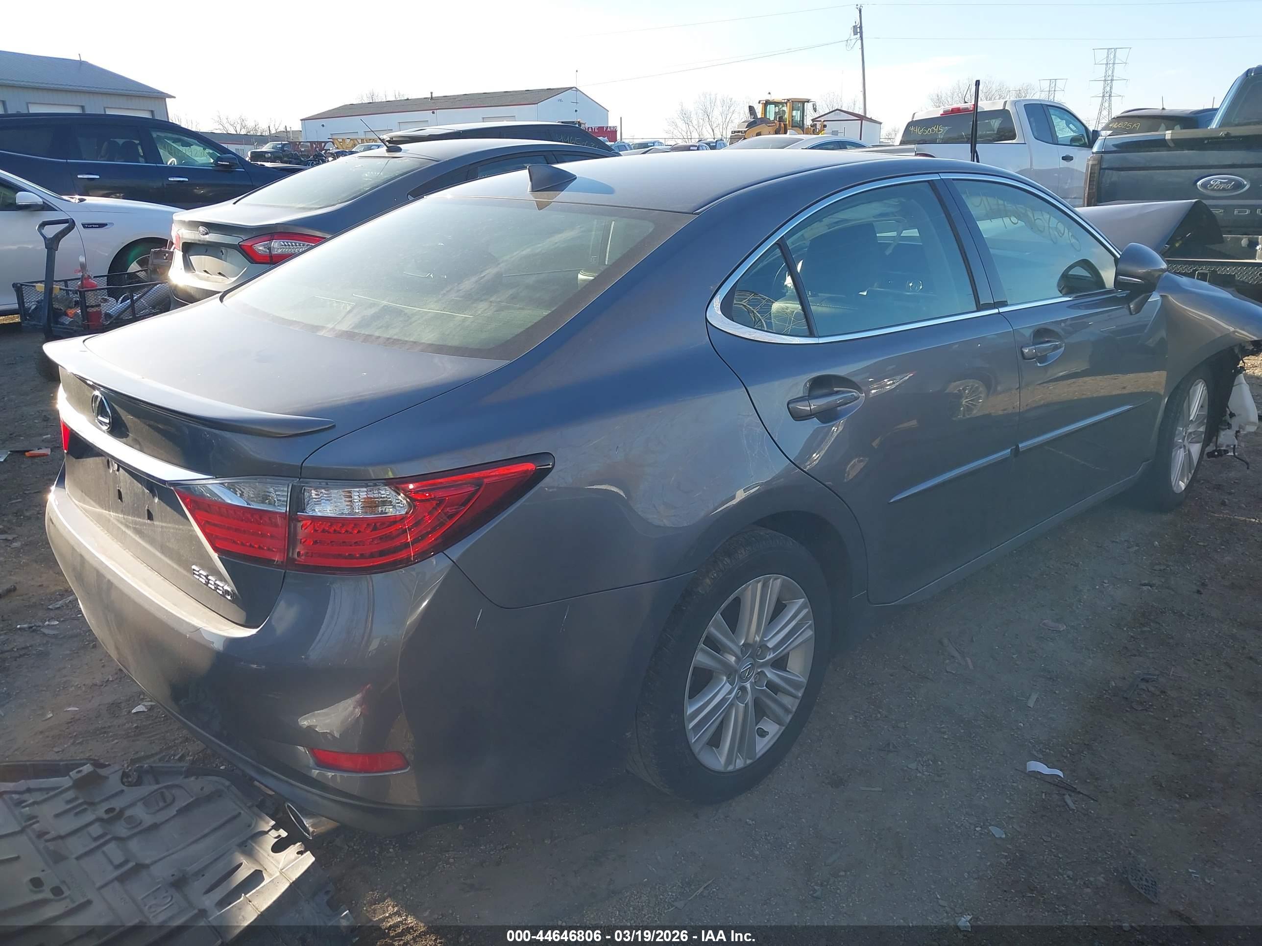 LEXUS ES image 4