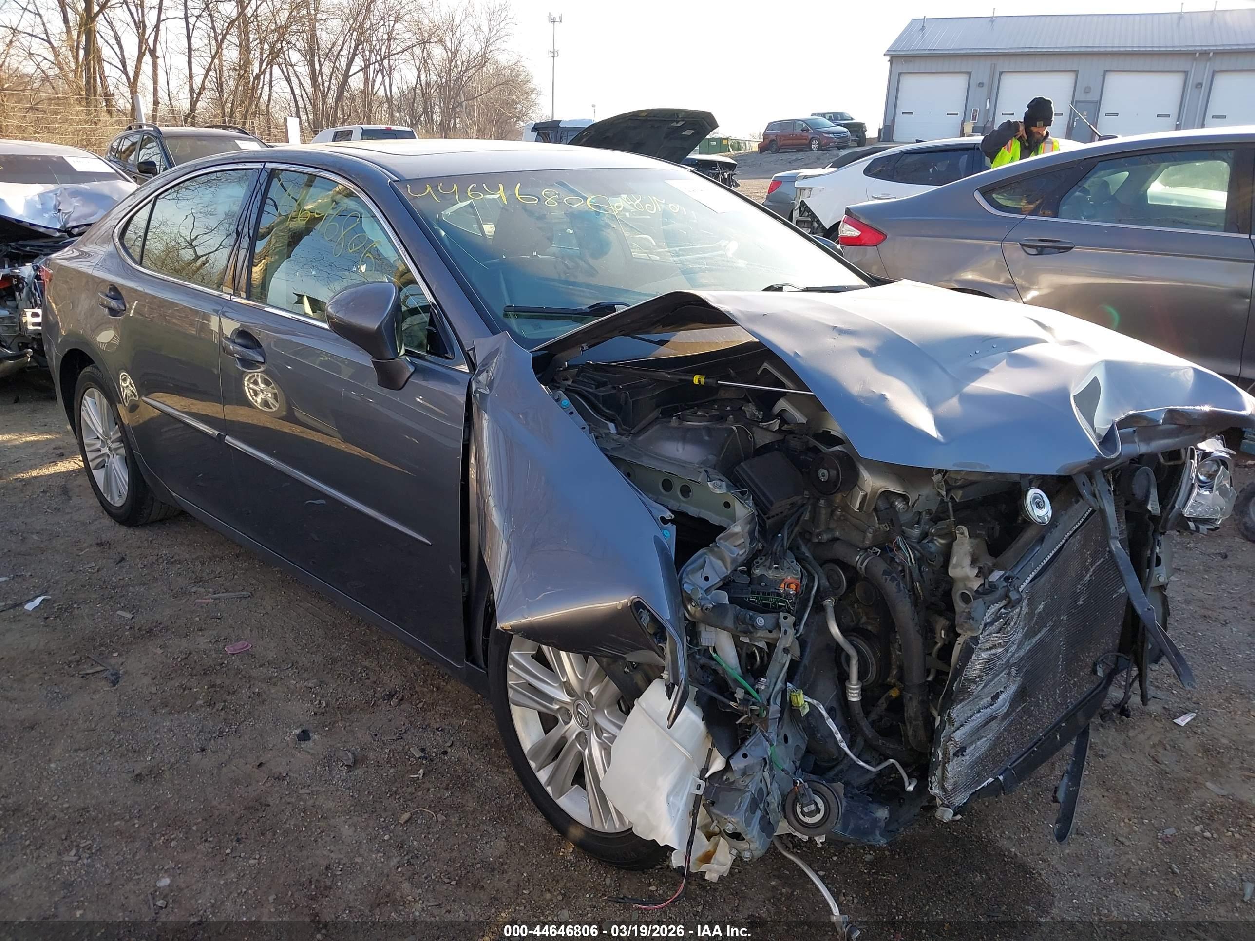 LEXUS ES image 6