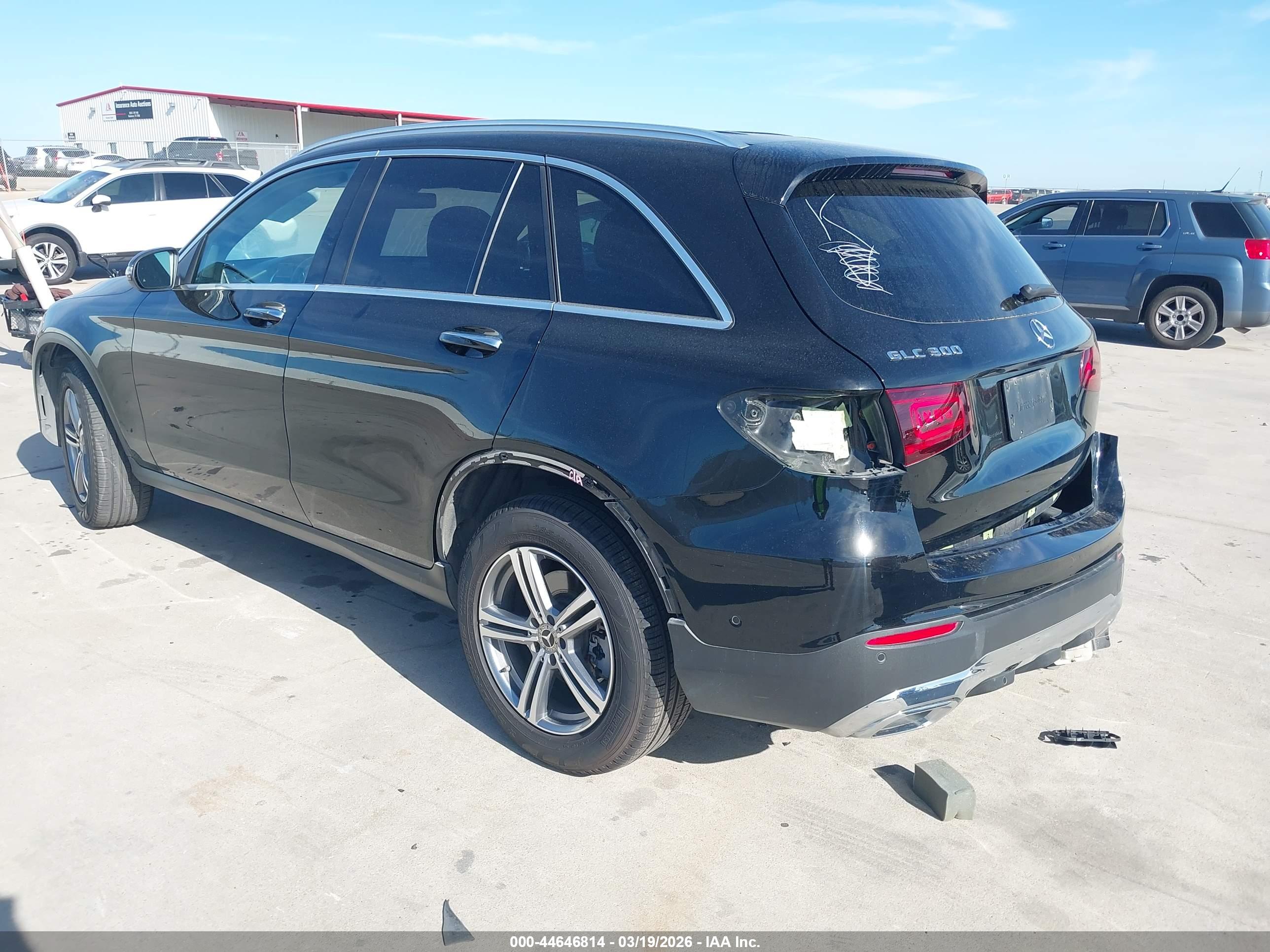MERCEDES-BENZ GLC image 3