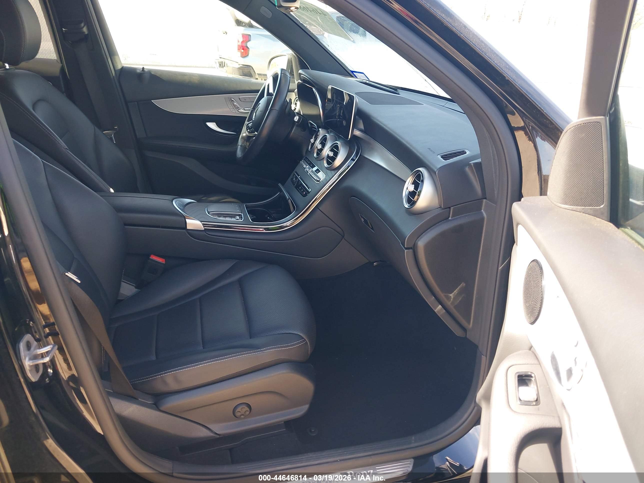 MERCEDES-BENZ GLC image 5