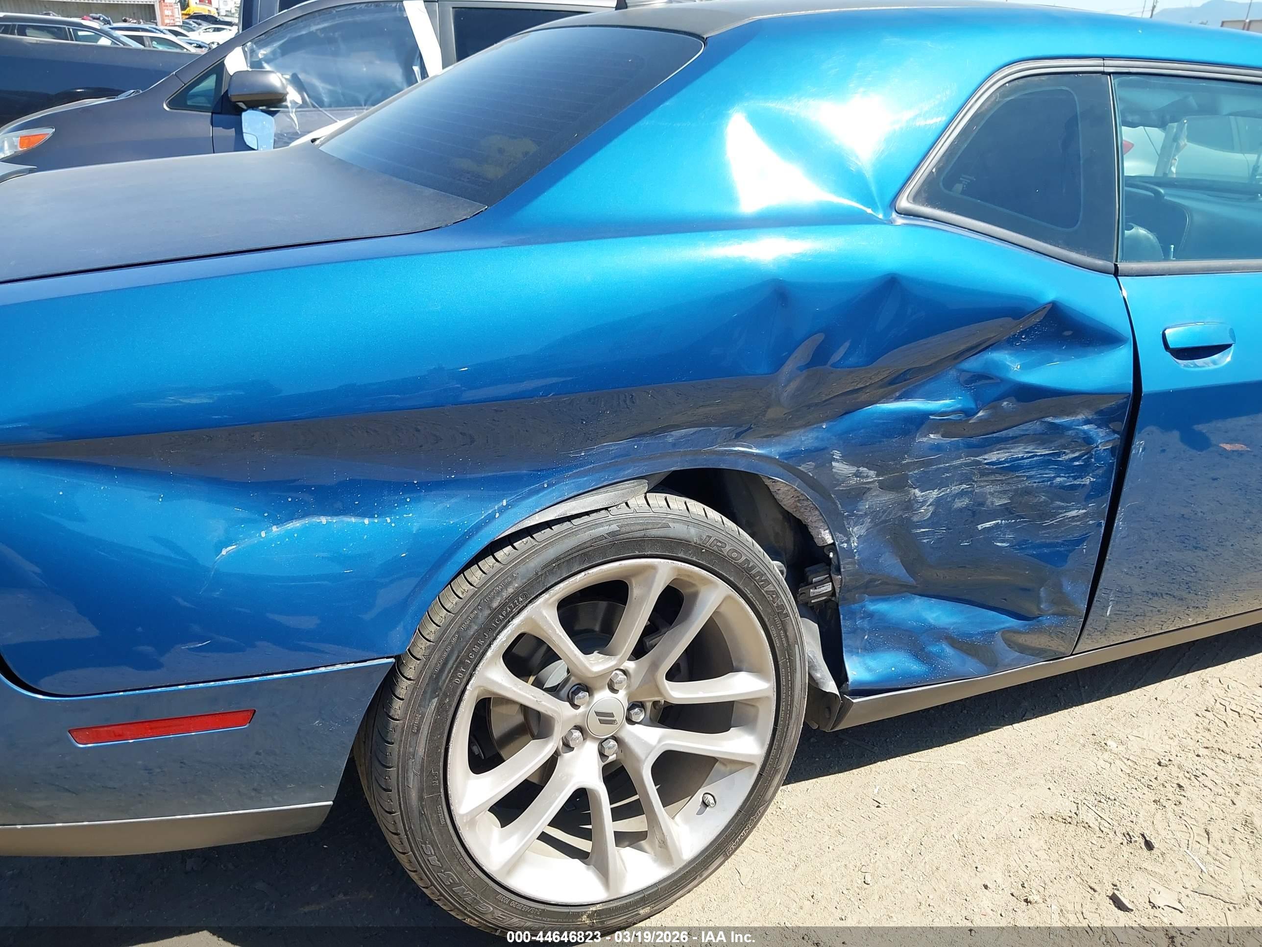 DODGE CHALLENGER image 6