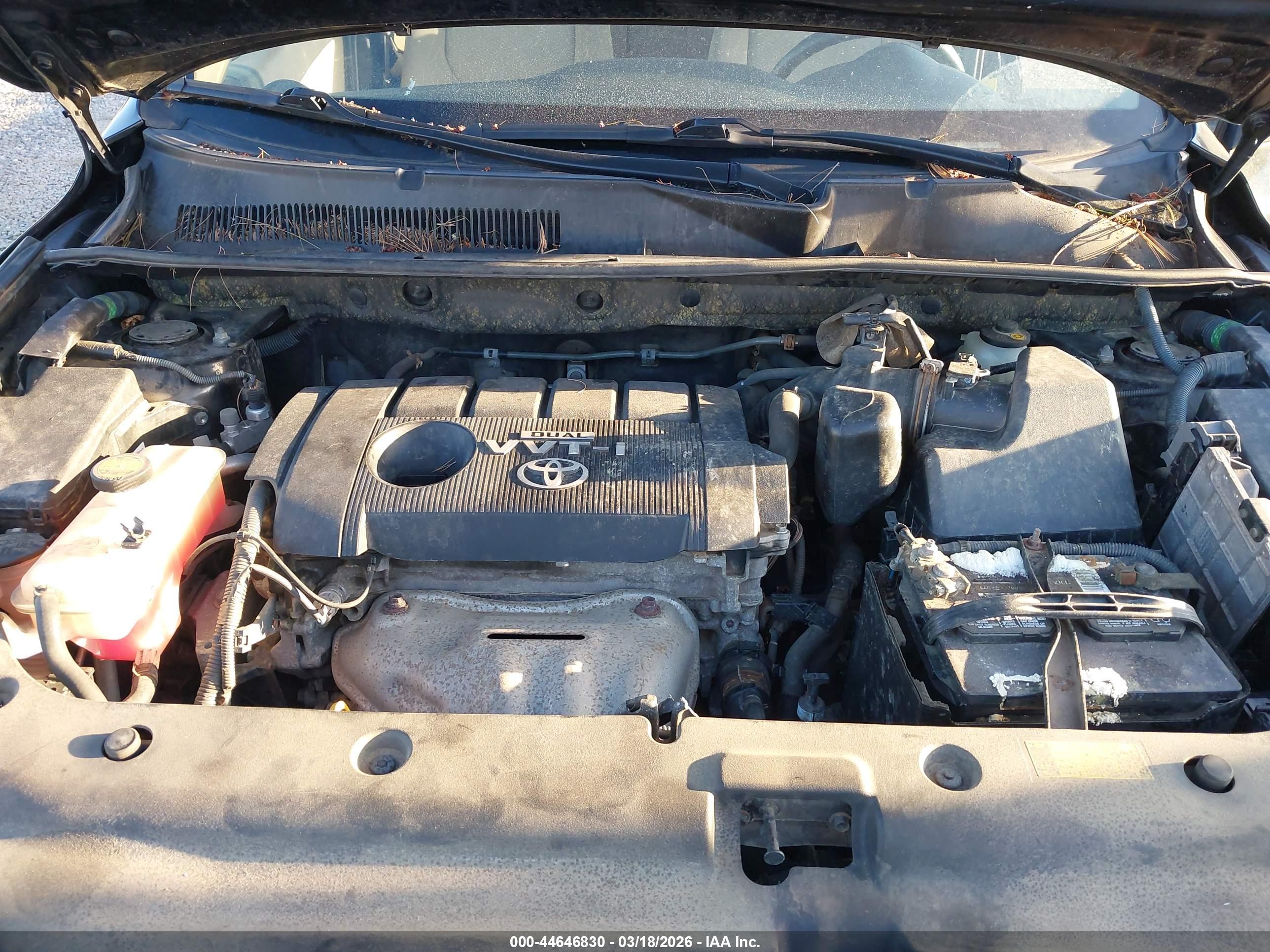 TOYOTA RAV4 image 10