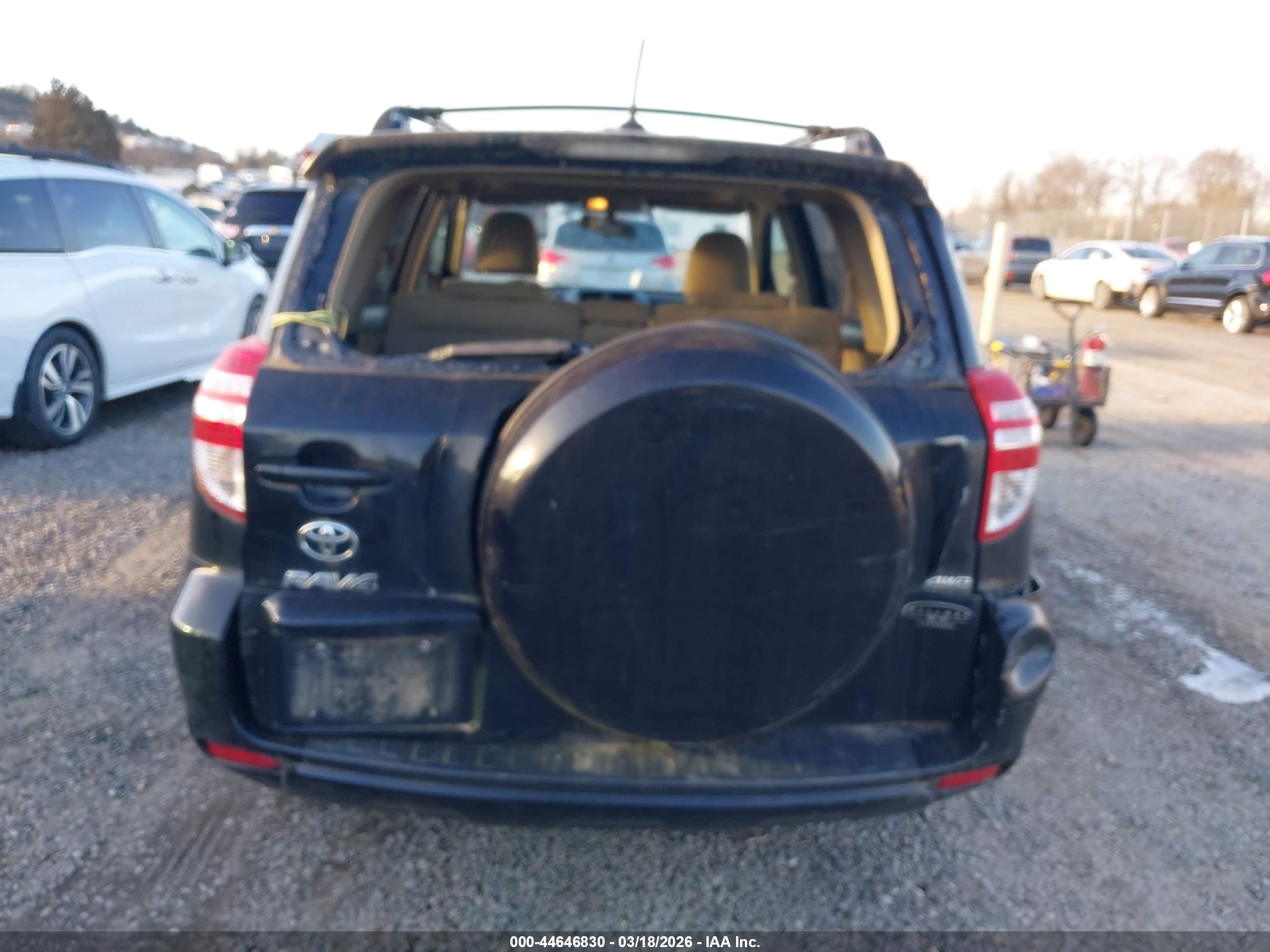 TOYOTA RAV4 image 6