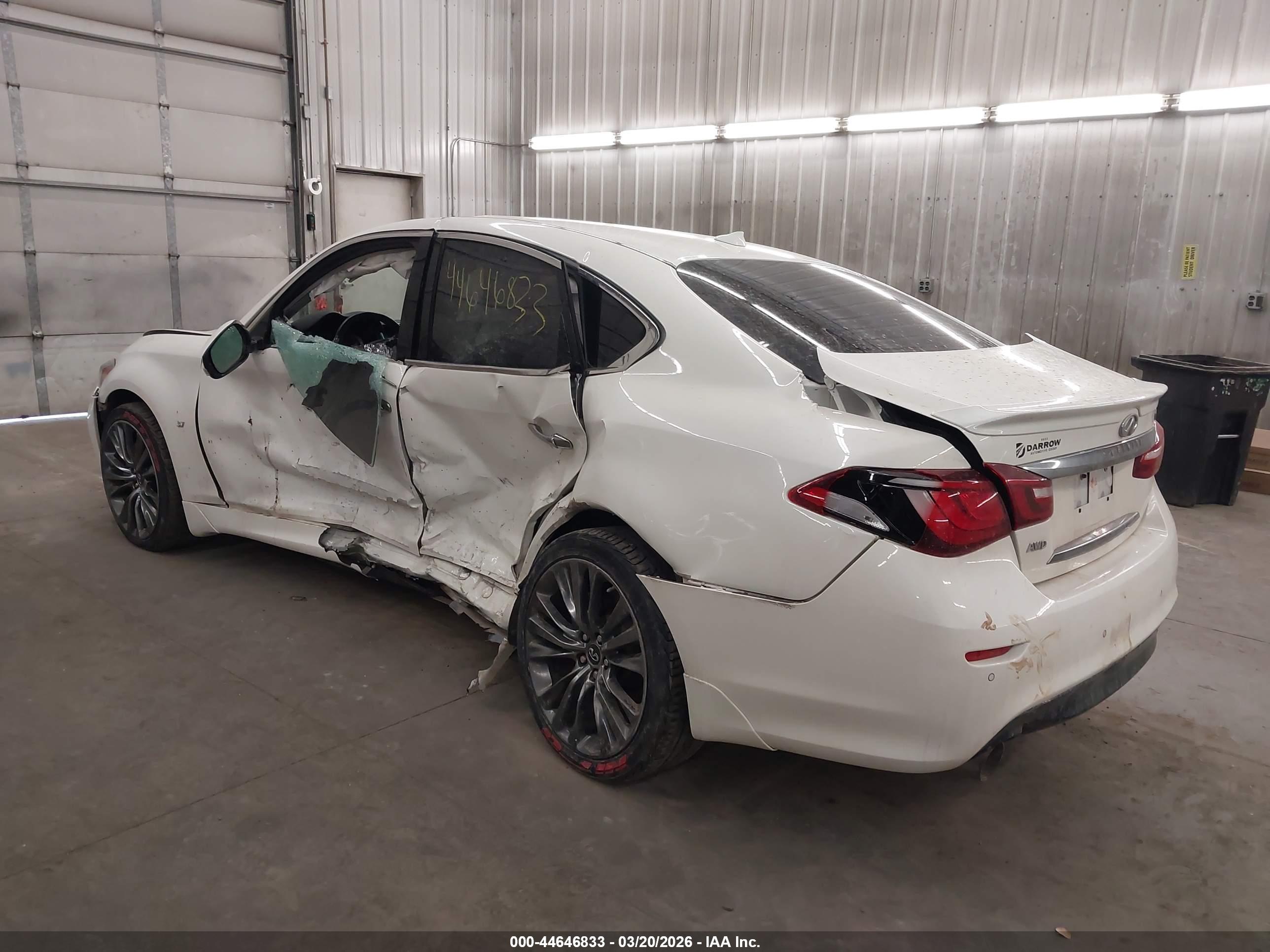 INFINITI Q70 image 3