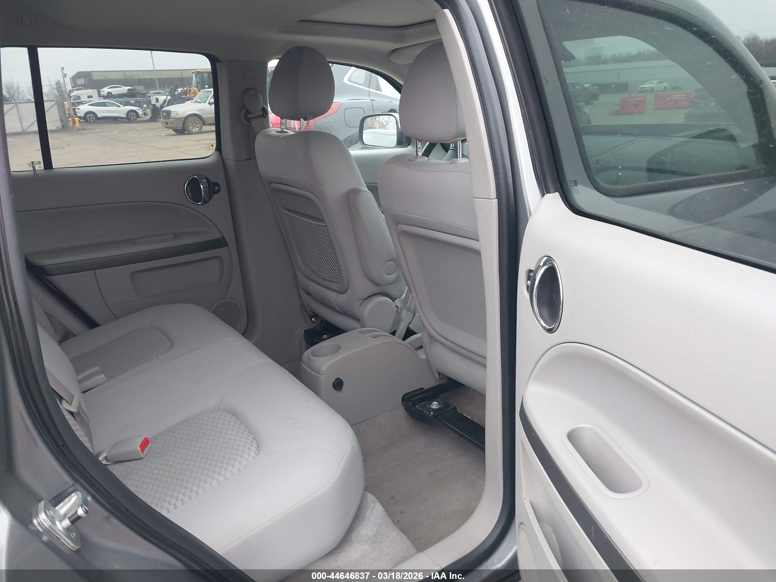 CHEVROLET HHR image 8