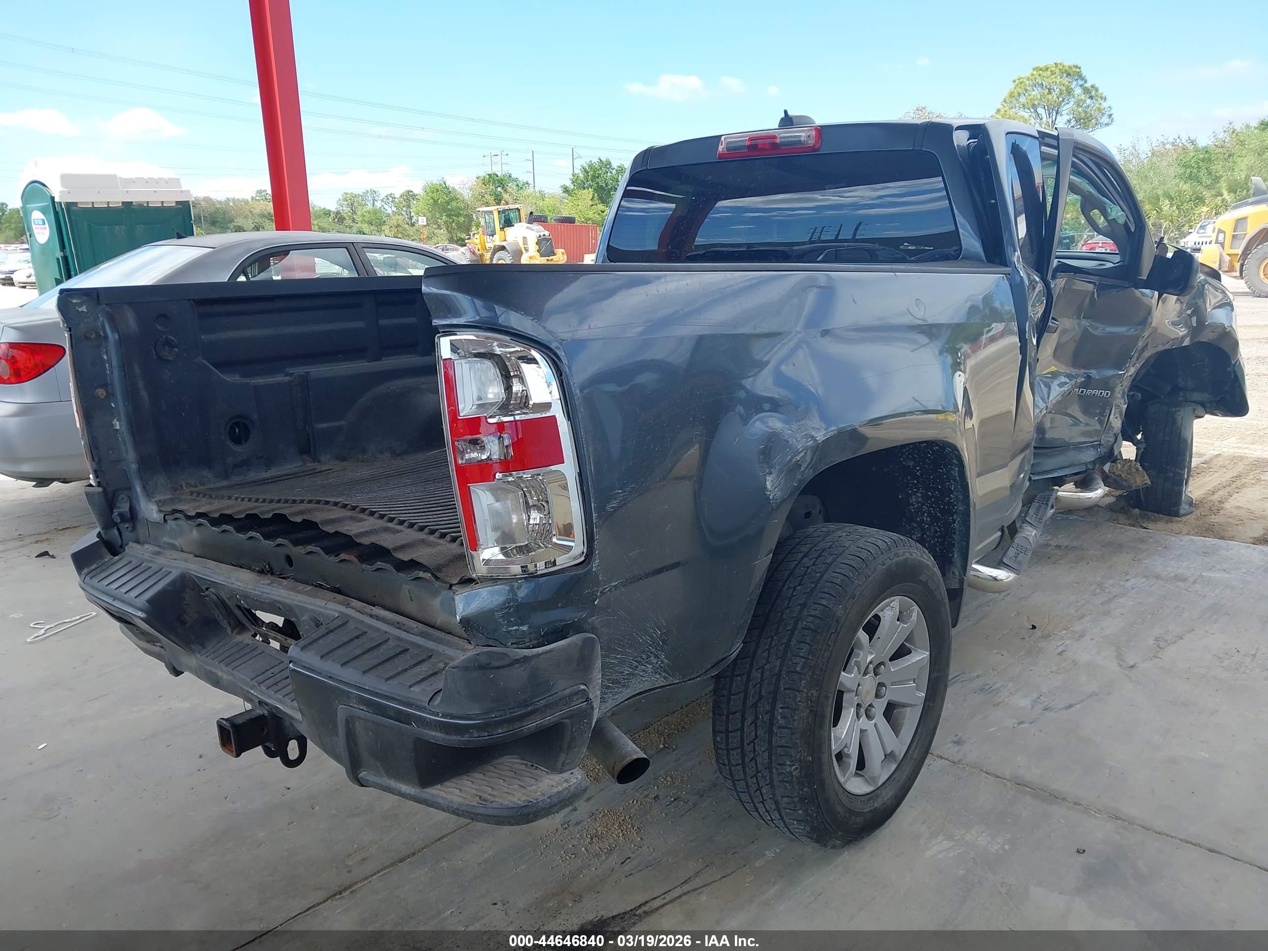 CHEVROLET COLORADO image 4