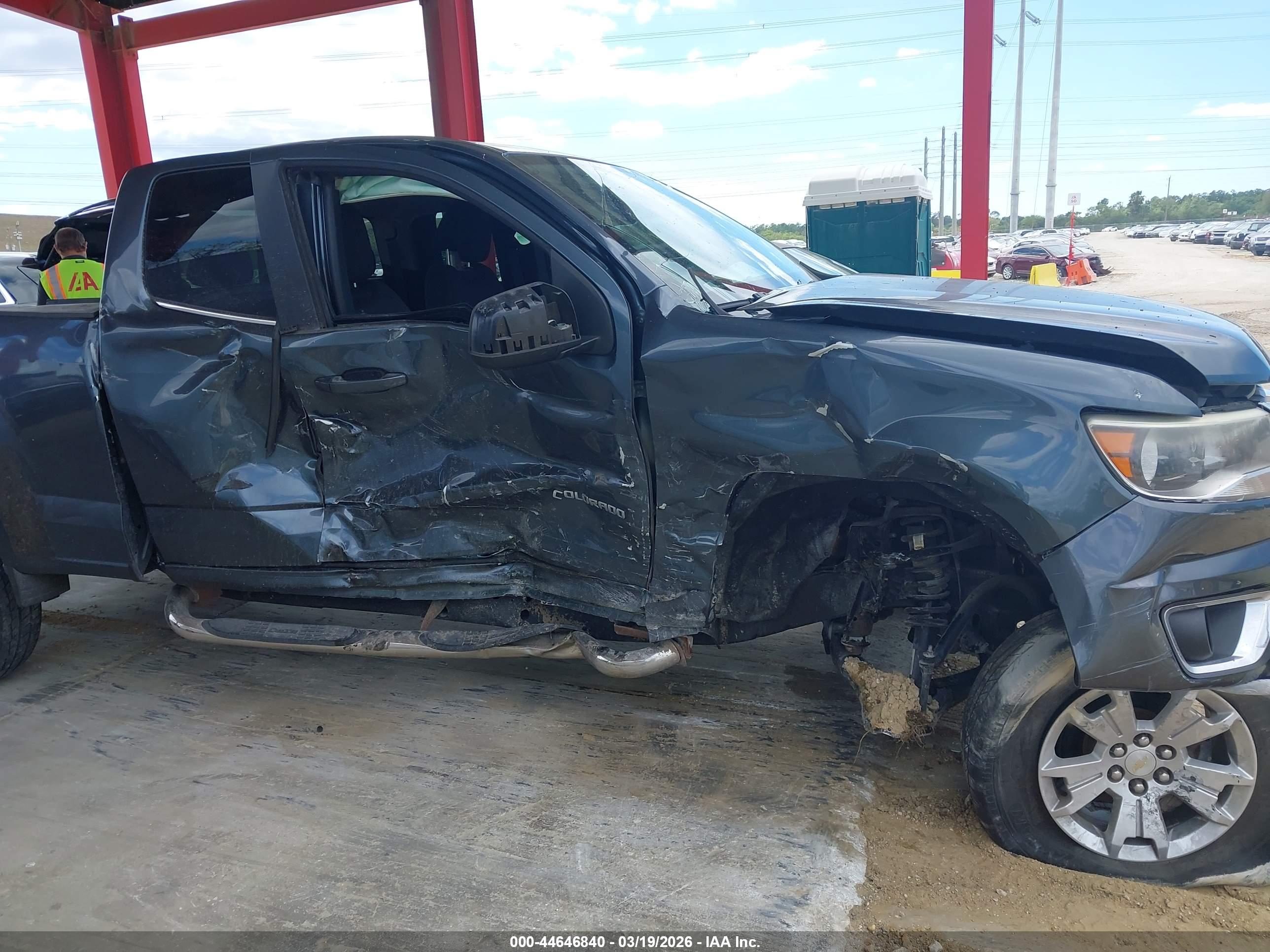 CHEVROLET COLORADO image 6