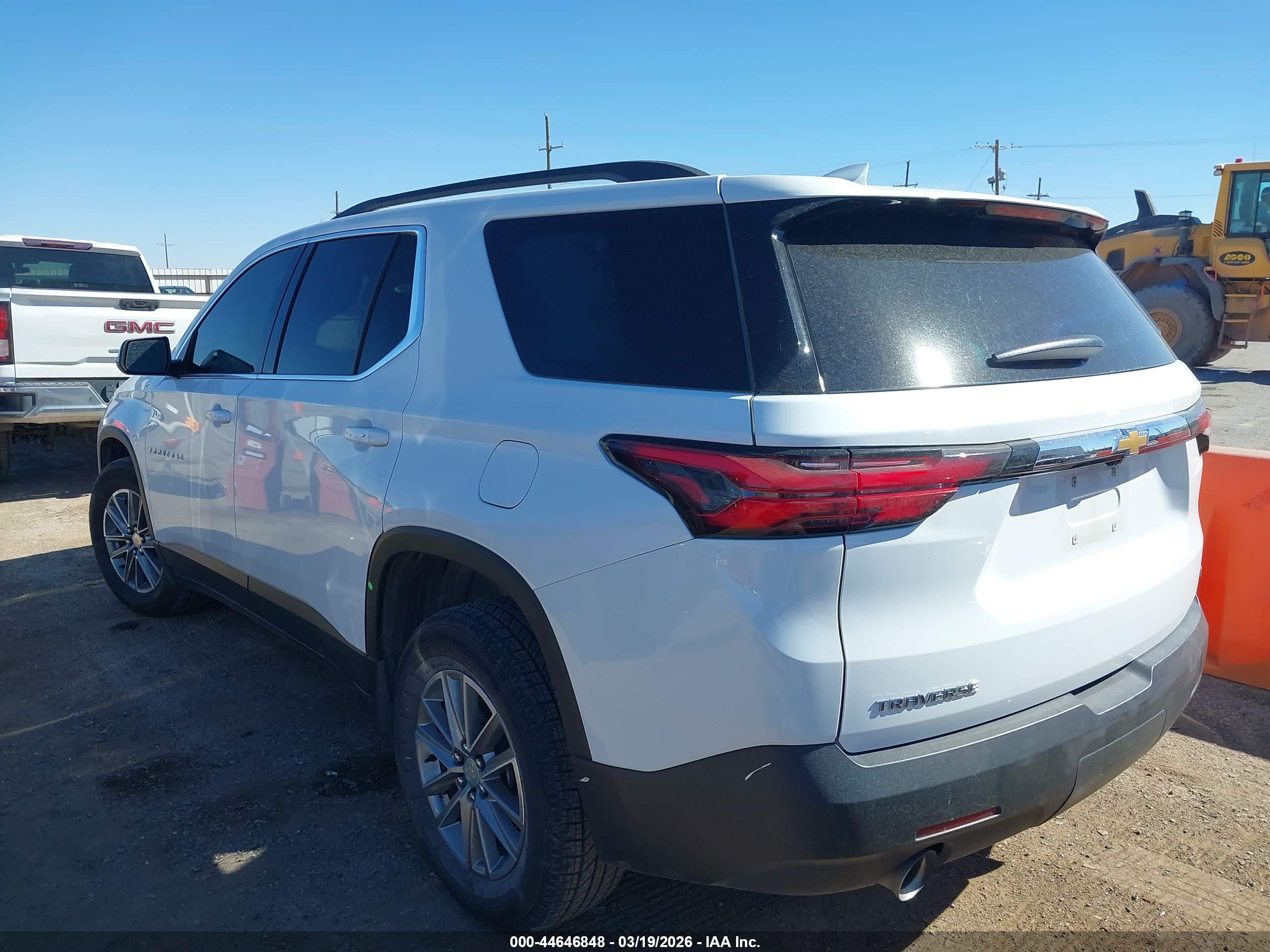 CHEVROLET TRAVERSE image 3
