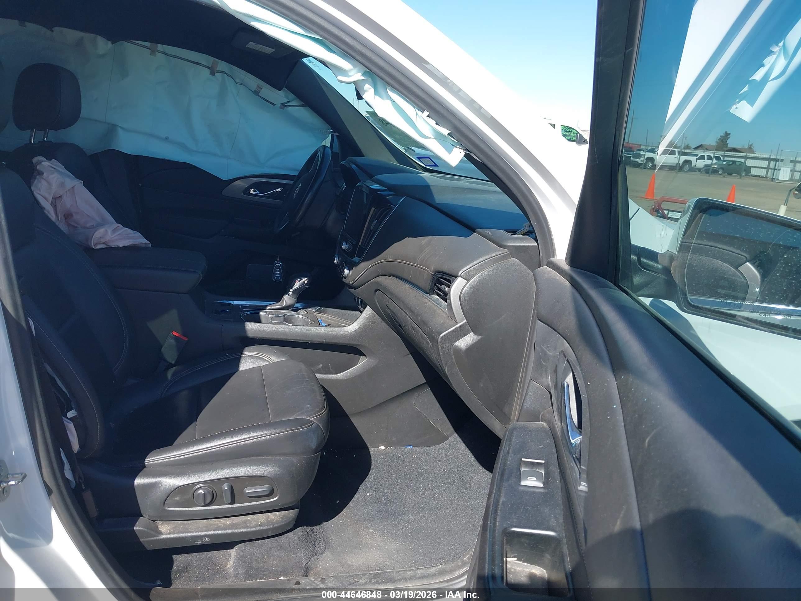 CHEVROLET TRAVERSE image 5