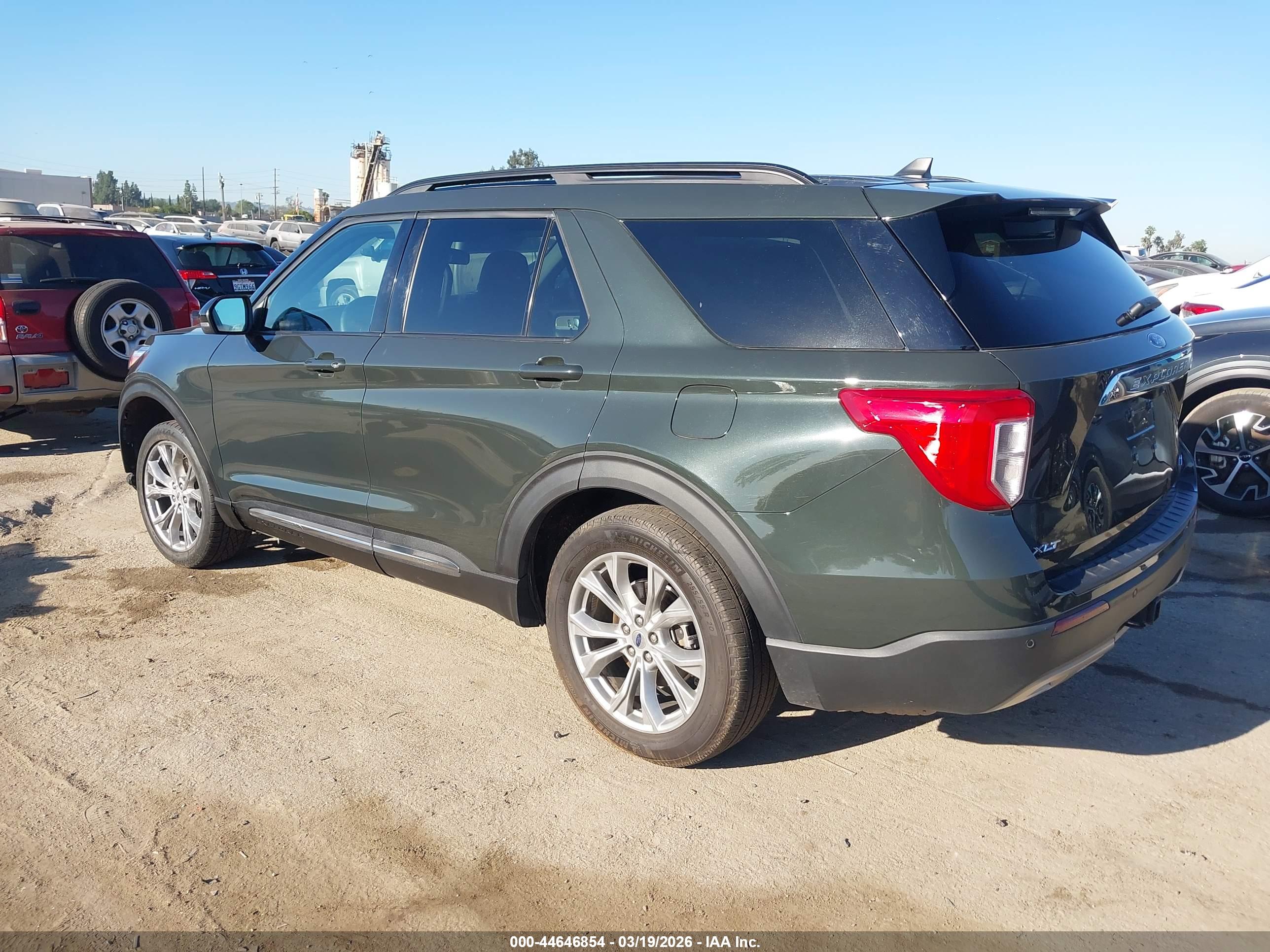 FORD EXPLORER image 3